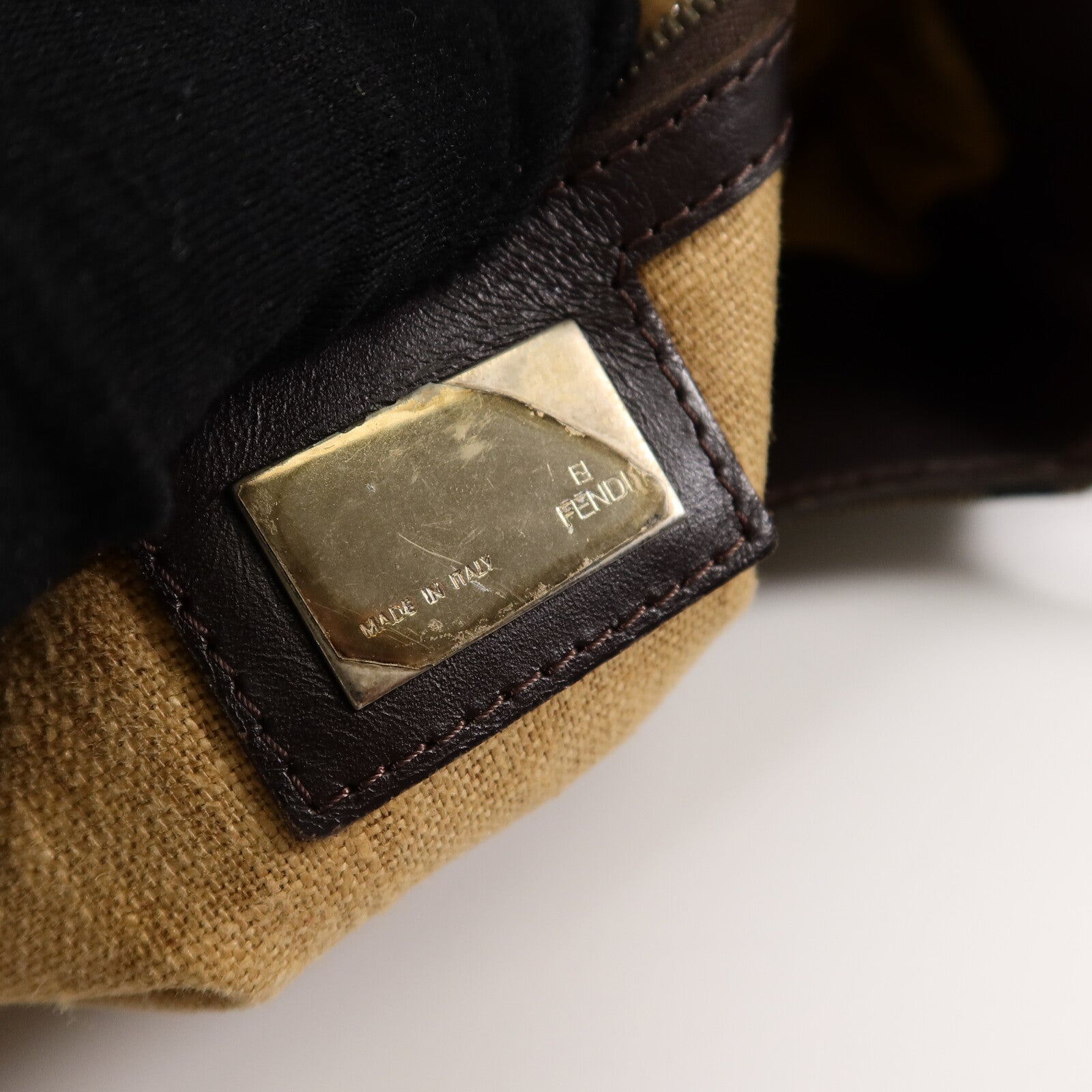 FENDI 帆布Oyster Bag肩背袋