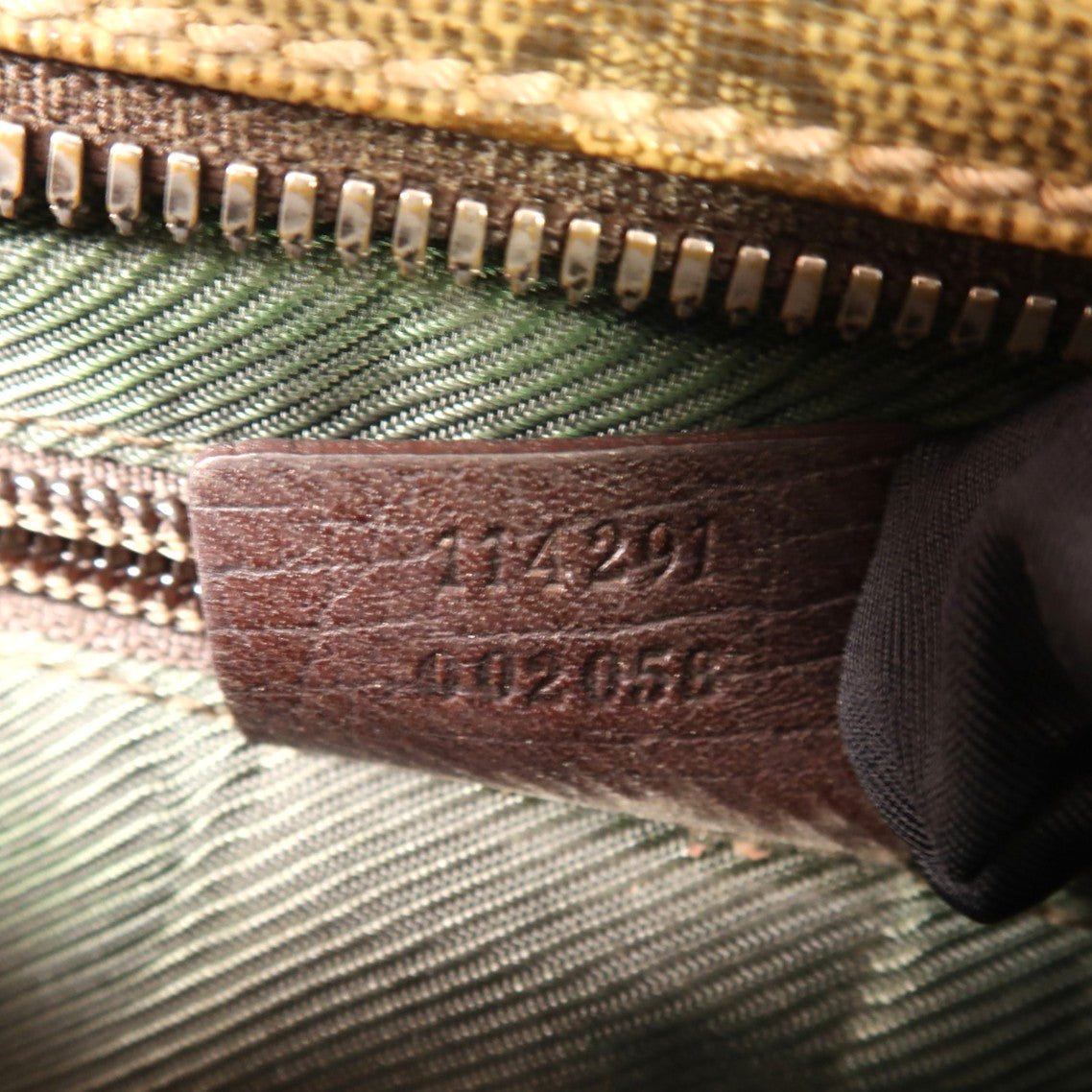 GUCCI 塗層帆布Shoulder Bag銀扣肩背袋