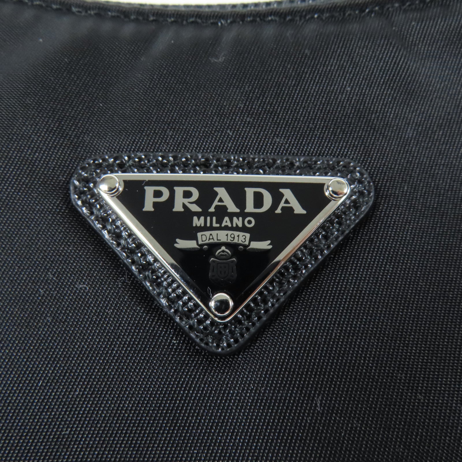 PRADA 【激減優惠】尼龍Re-Edition 2000 Mini銀扣手挽袋/肩背袋