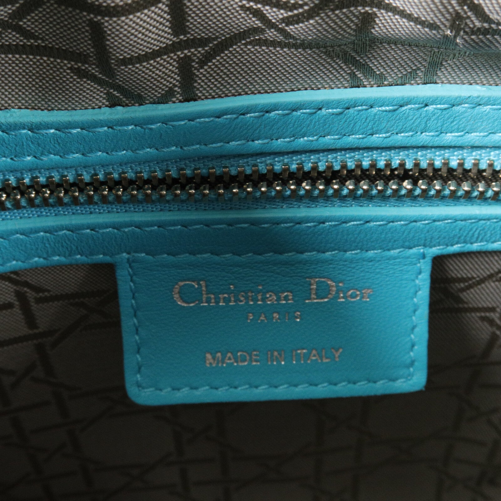 Dior 牛皮皮革Lady Dior Medium手挽肩背兩用袋