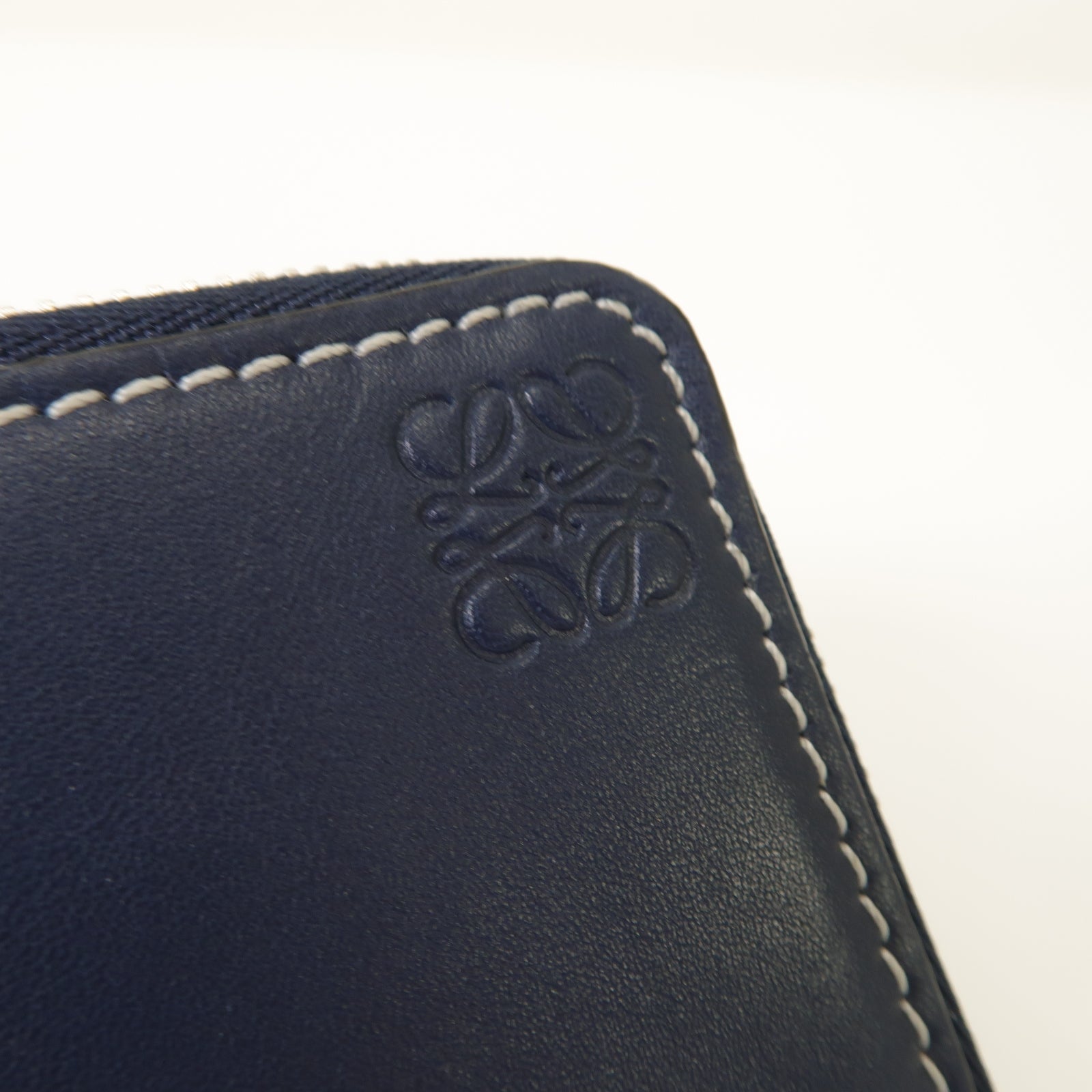 LOEWE 牛皮皮革Coin Case銀扣零錢包