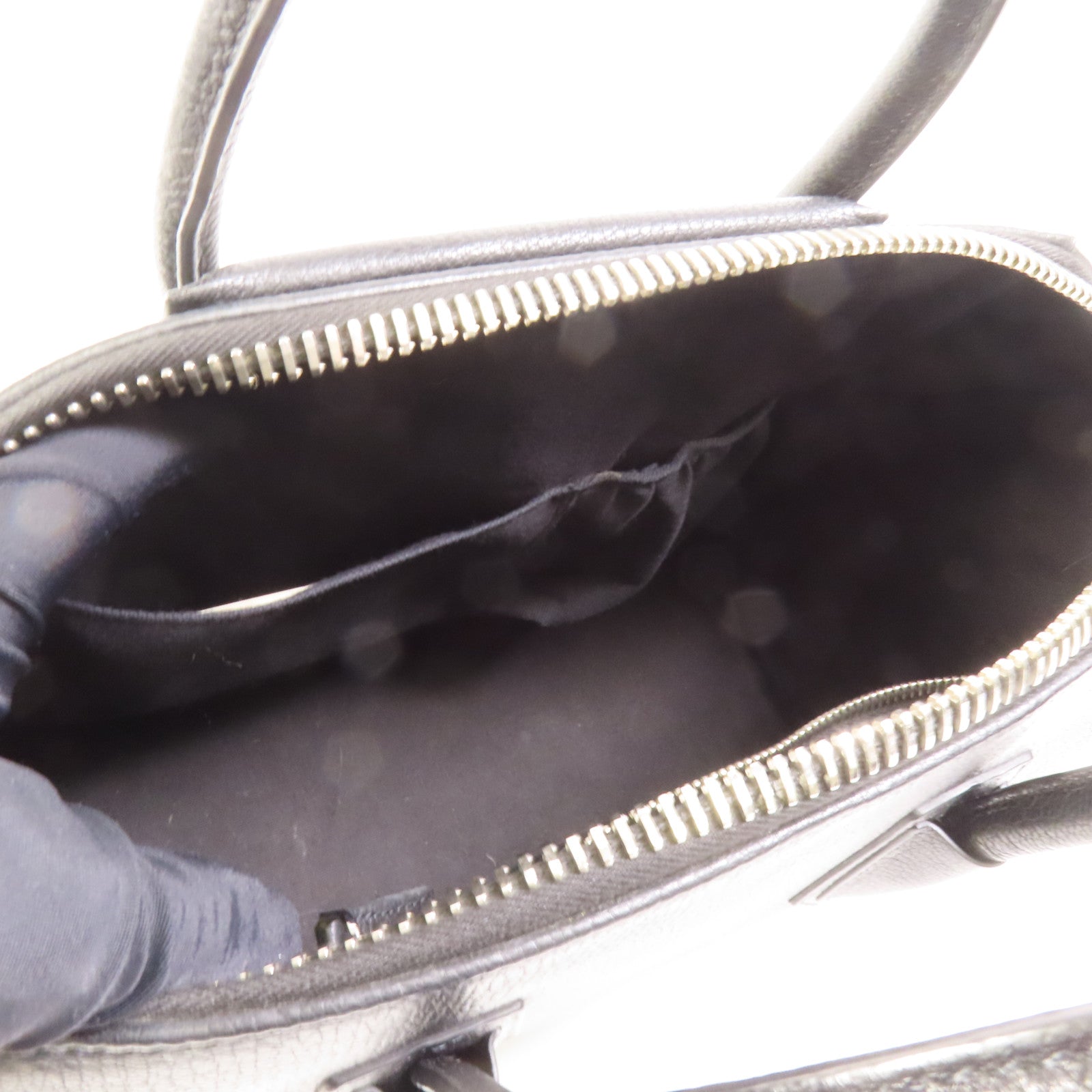 GIVENCHY 【激減優惠】牛皮皮革Antigona銀扣手挽肩背兩用袋
