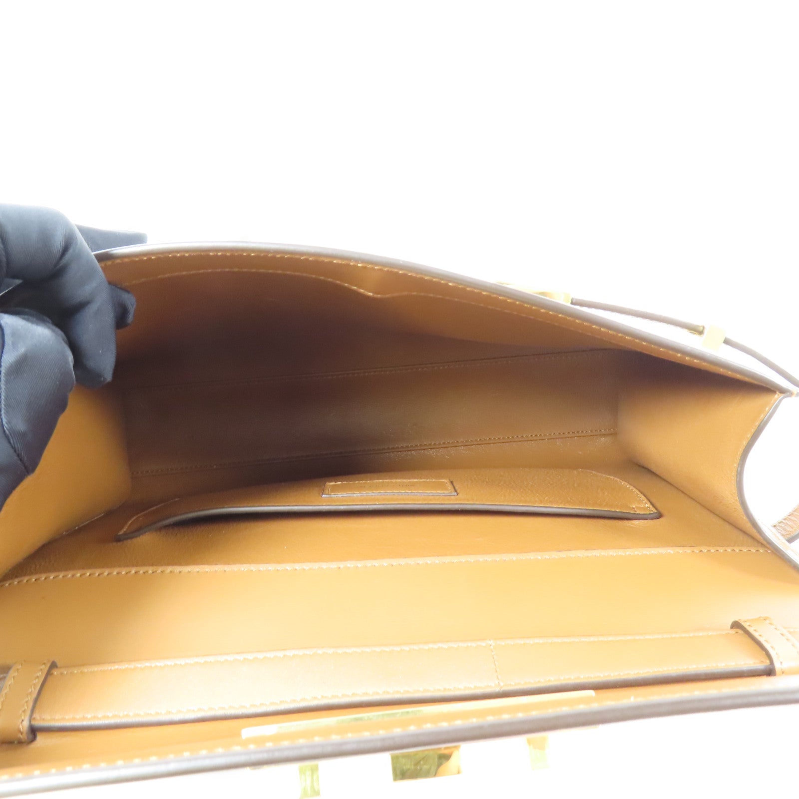 YVES SAINT LAURENT 牛皮皮革Manhattan Small金扣肩背袋