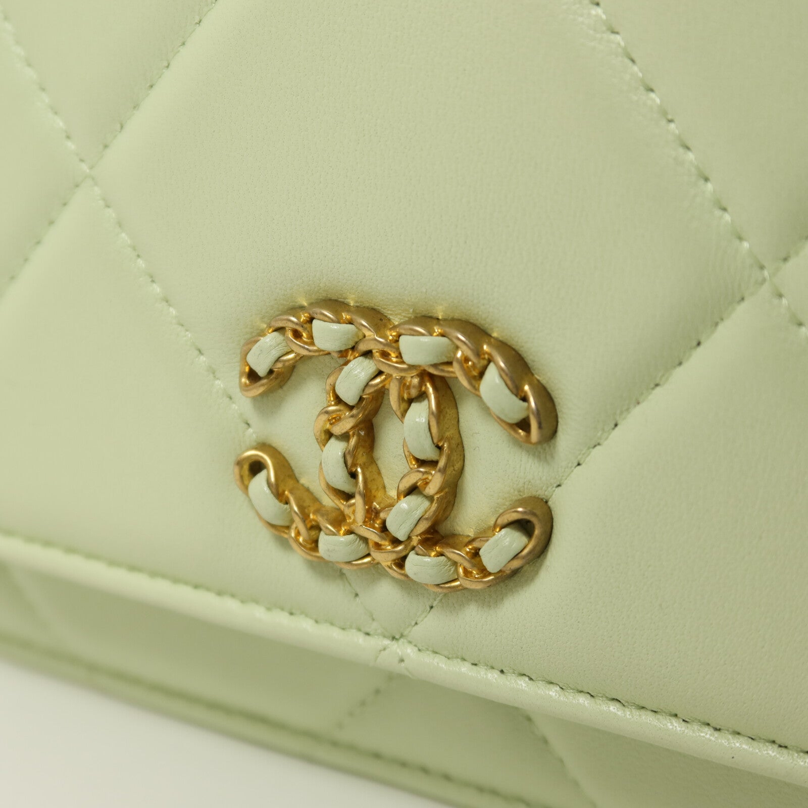 CHANEL 羊皮皮革Chanel 19 Wallet On Chain鏈帶手挽肩背兩用袋