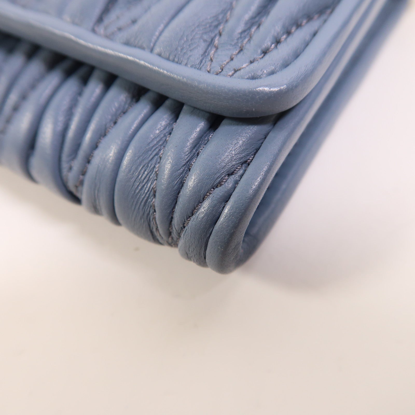 Miu Miu 羊皮皮革Chain Shoulder金扣鏈帶肩背袋