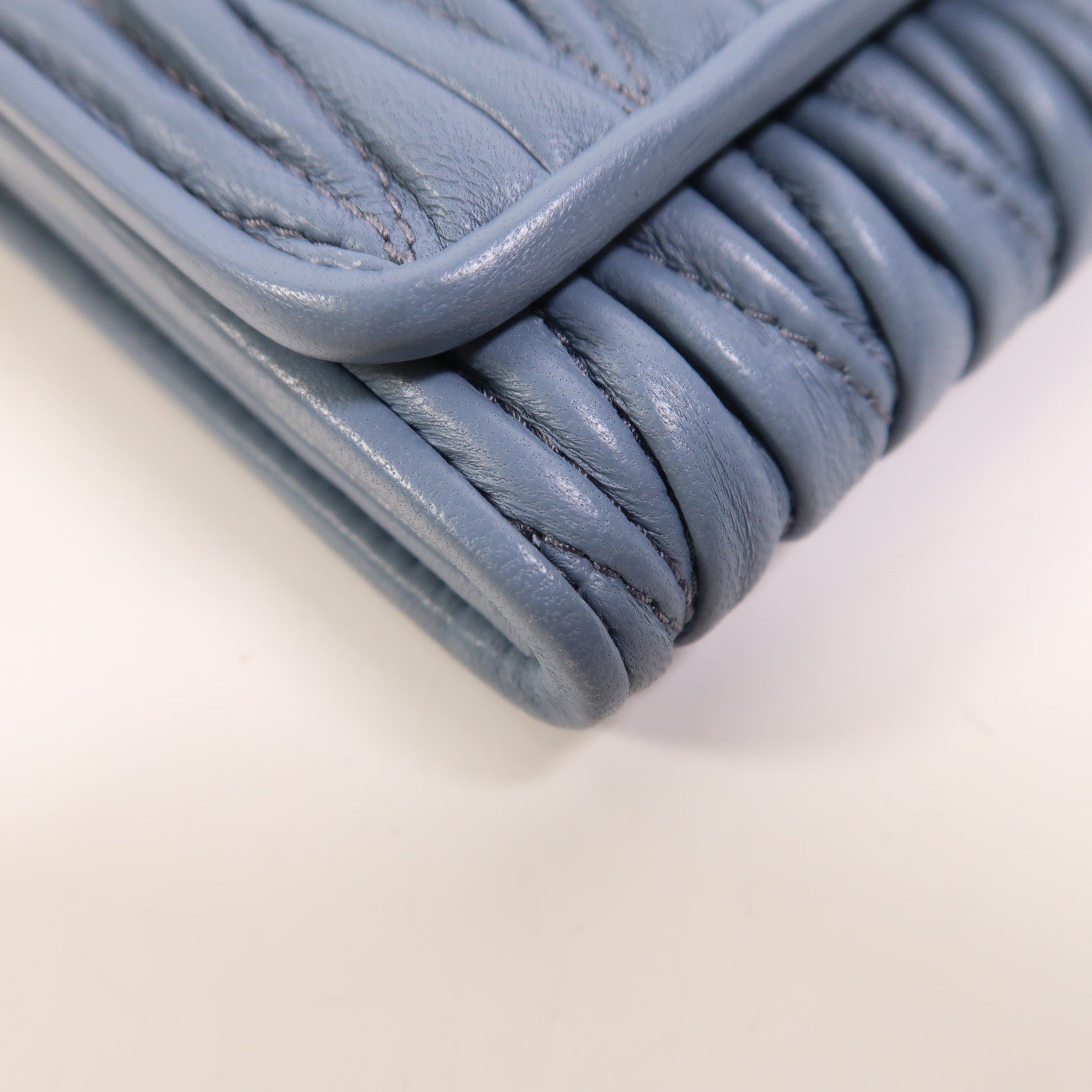 Miu Miu 羊皮皮革Chain Shoulder金扣鏈帶肩背袋