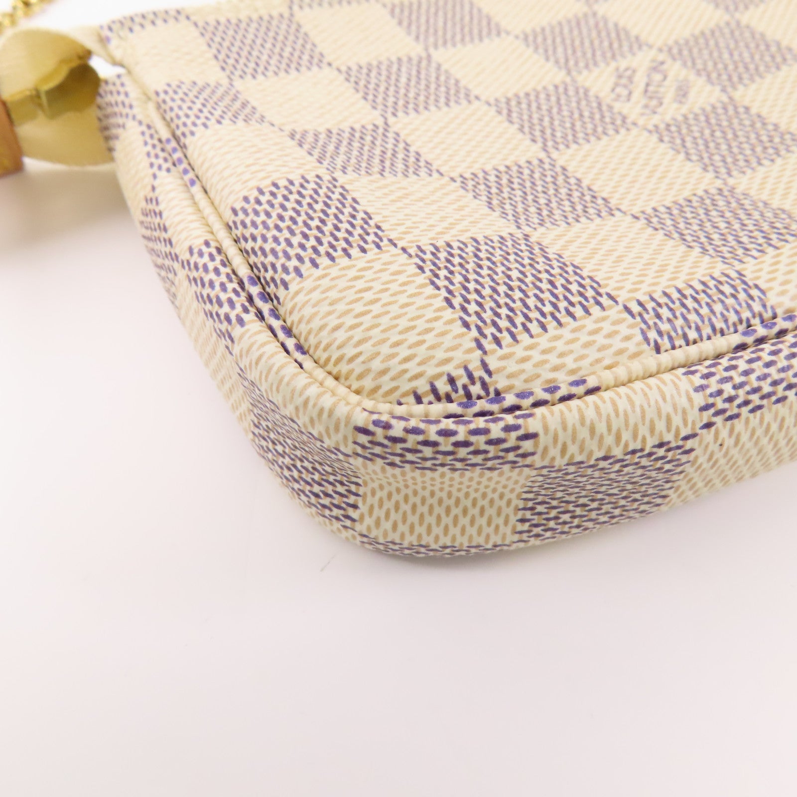 LOUIS VUITTON Damier Azur Mini Pochette Accessories金扣鏈帶手挽袋