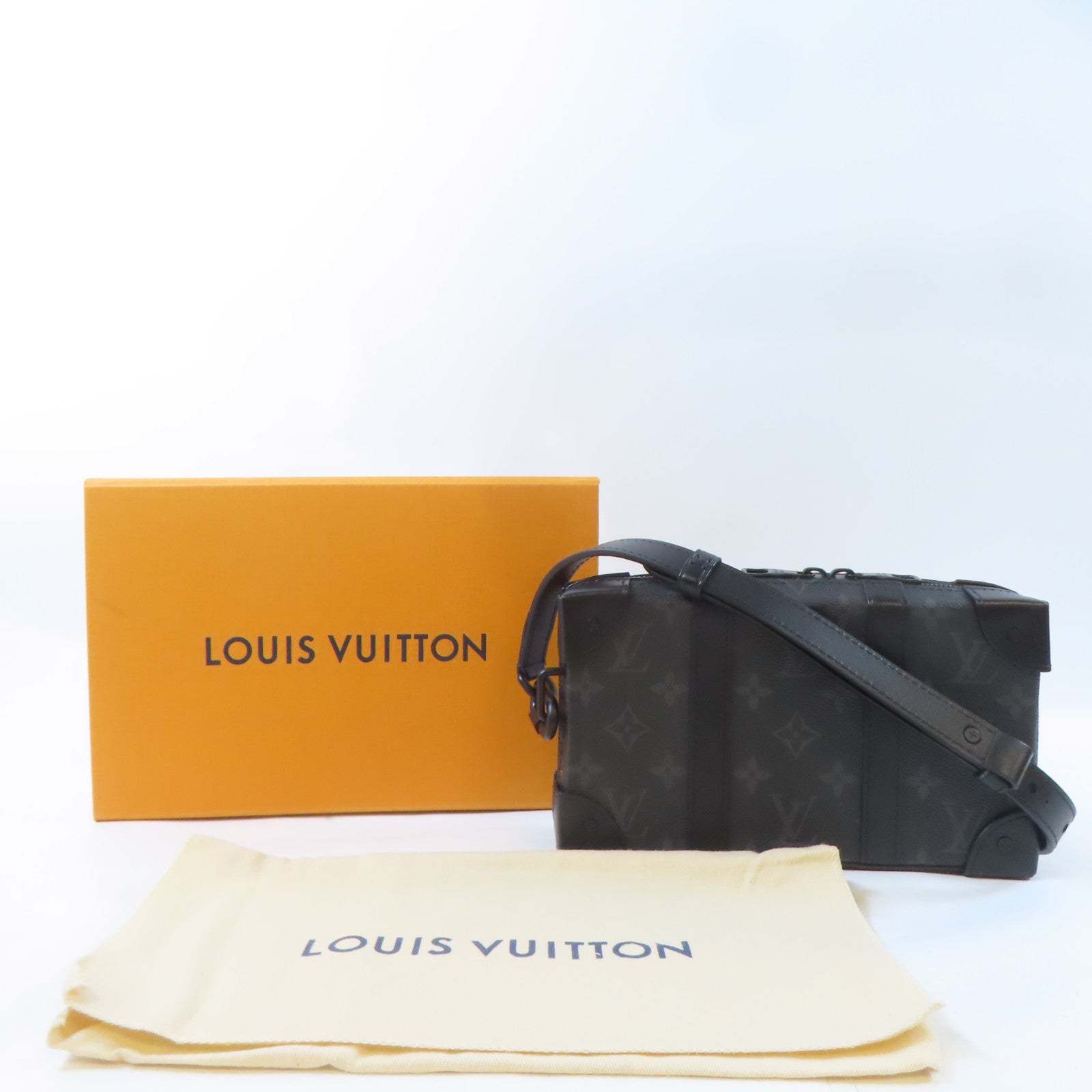 LOUIS VUITTON Monogram Eclipse Soft Trunk Wallet肩背袋黑色