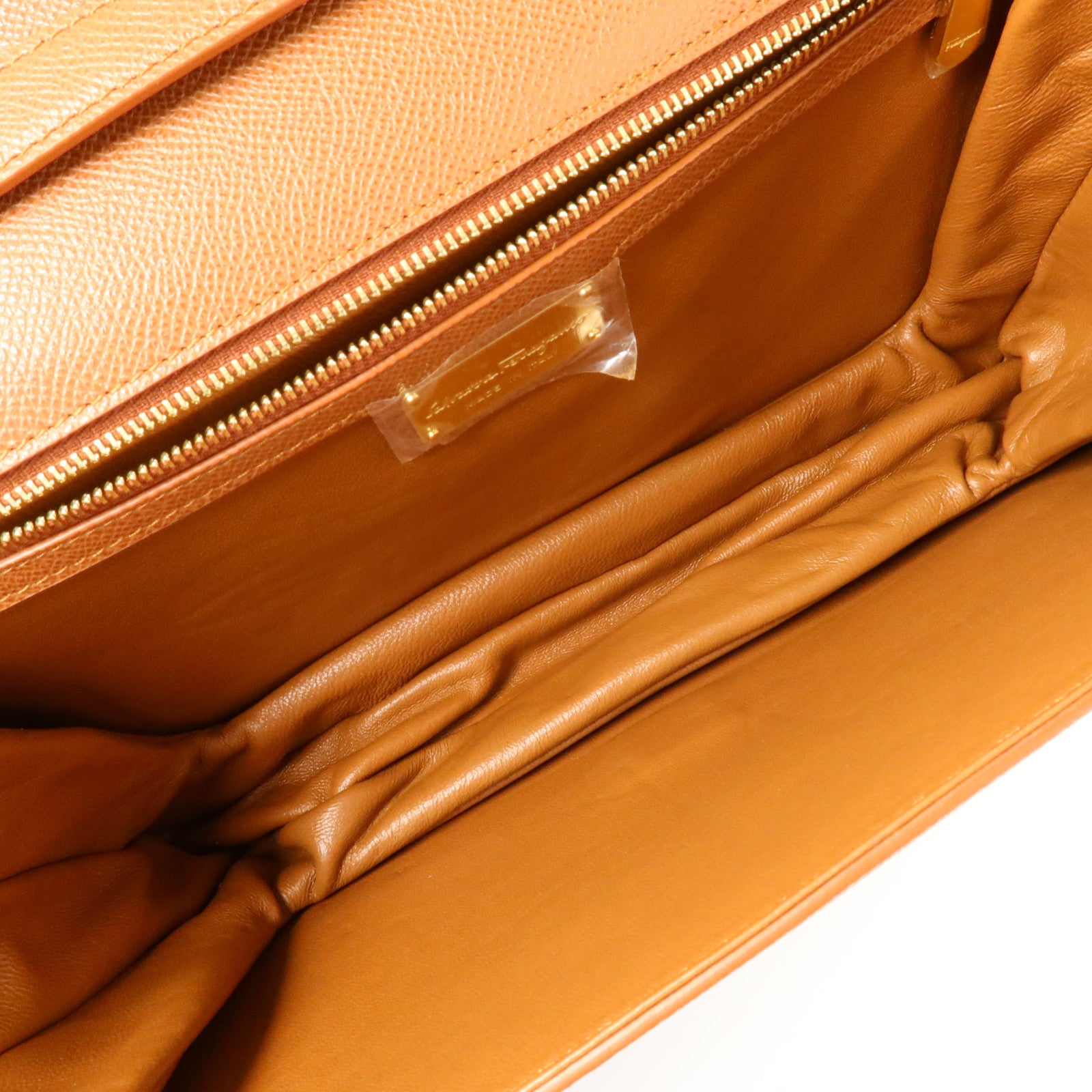 Salvatore Ferragamo 牛皮皮革Shoulder Bag金扣肩背袋