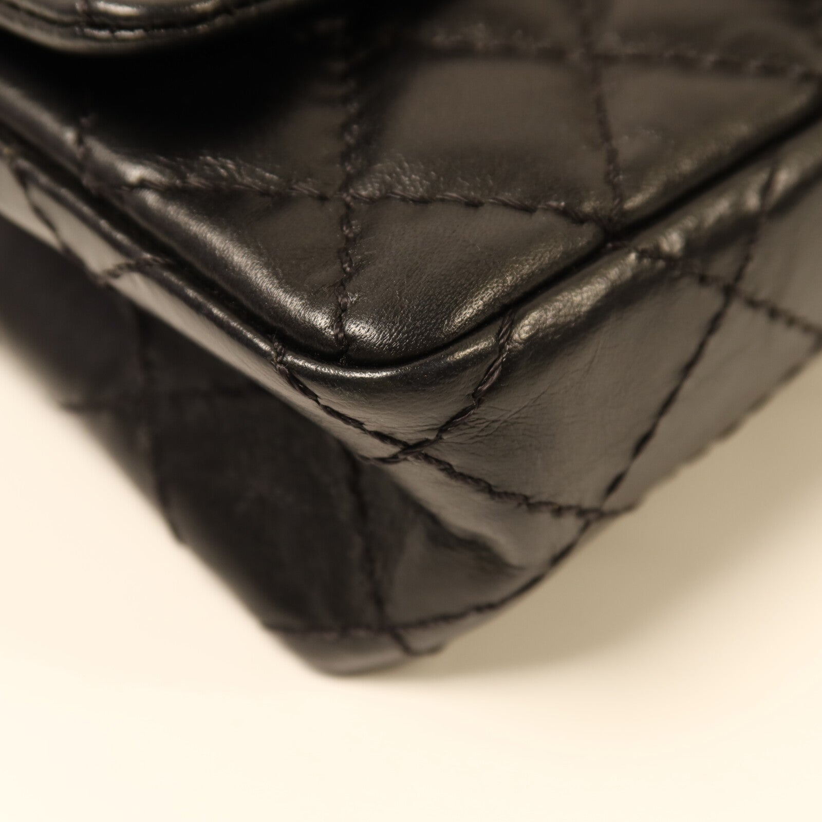 CHANEL 牛皮皮革Shoulder Bag金扣鏈帶肩背袋