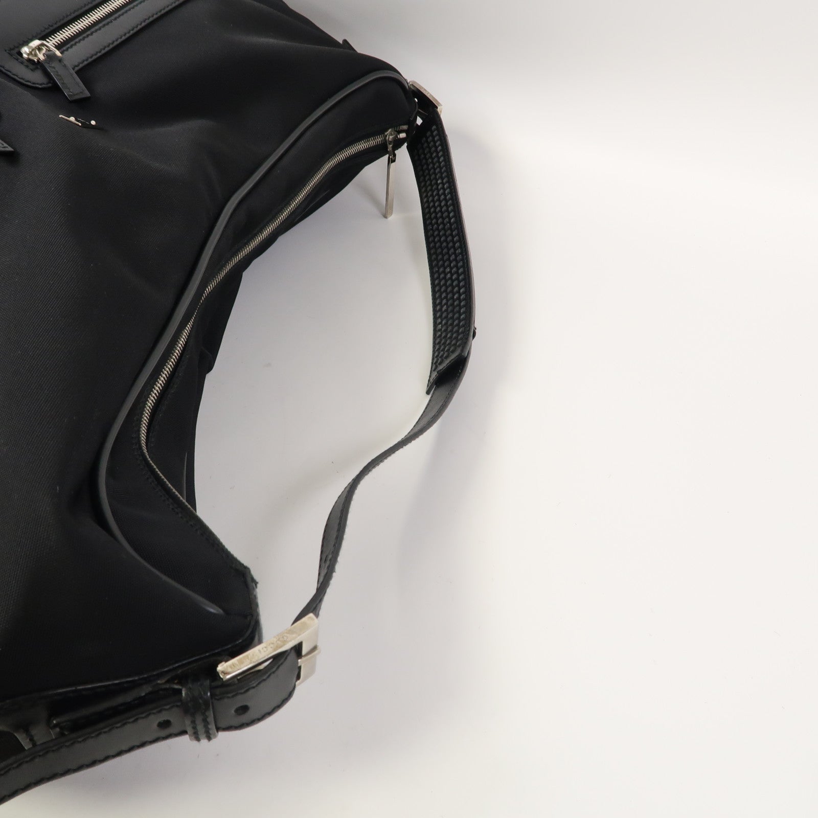 GUCCI 尼龍Shoulder Bag銀扣肩背袋黑色