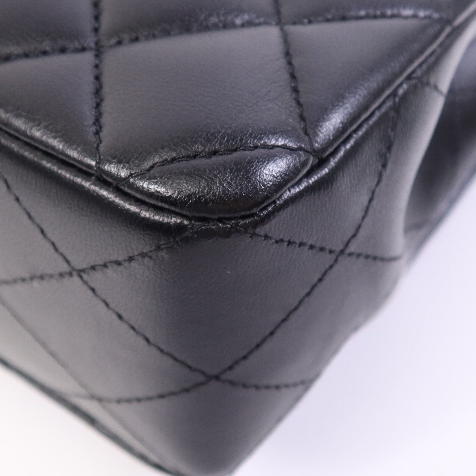 CHANEL 羊皮皮革Classic 23金扣鏈帶肩背袋