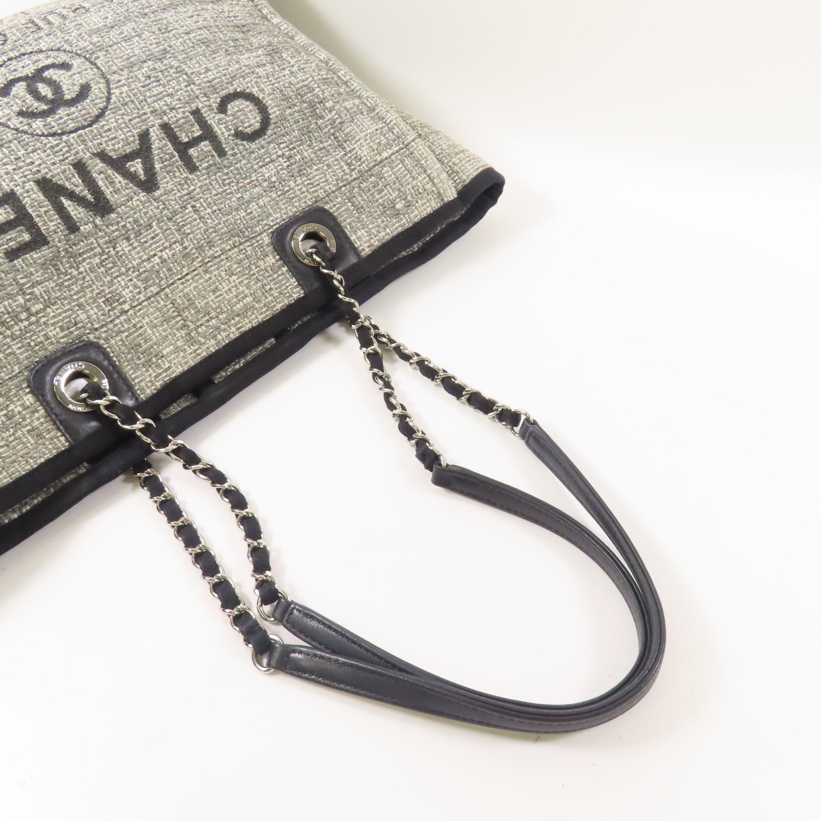 CHANEL 帆布Deauville Tote Bag銀扣肩背袋