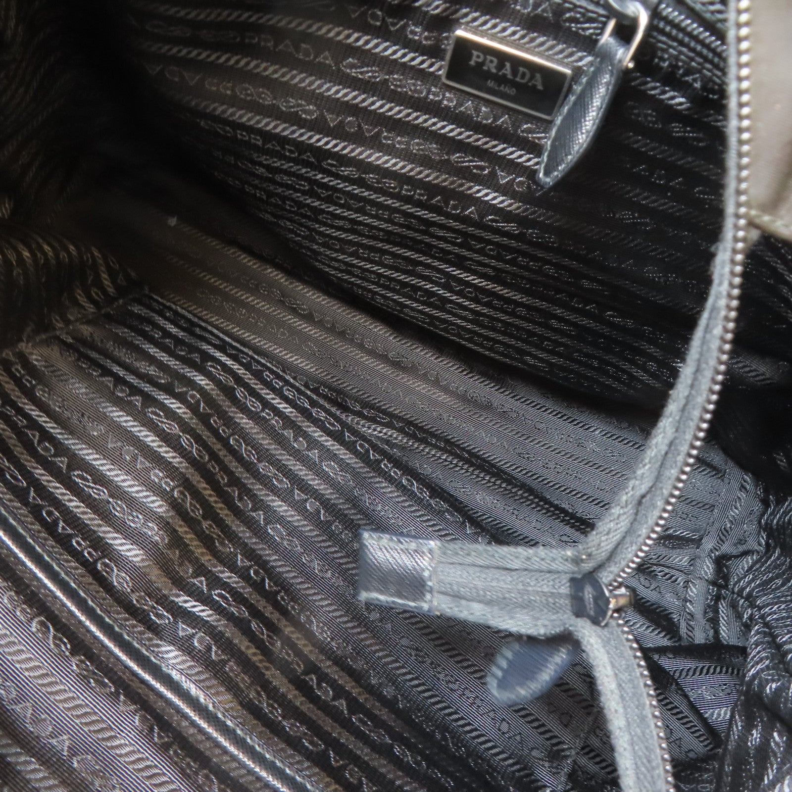 PRADA 尼龍Tote Bag銀扣手挽袋黑色