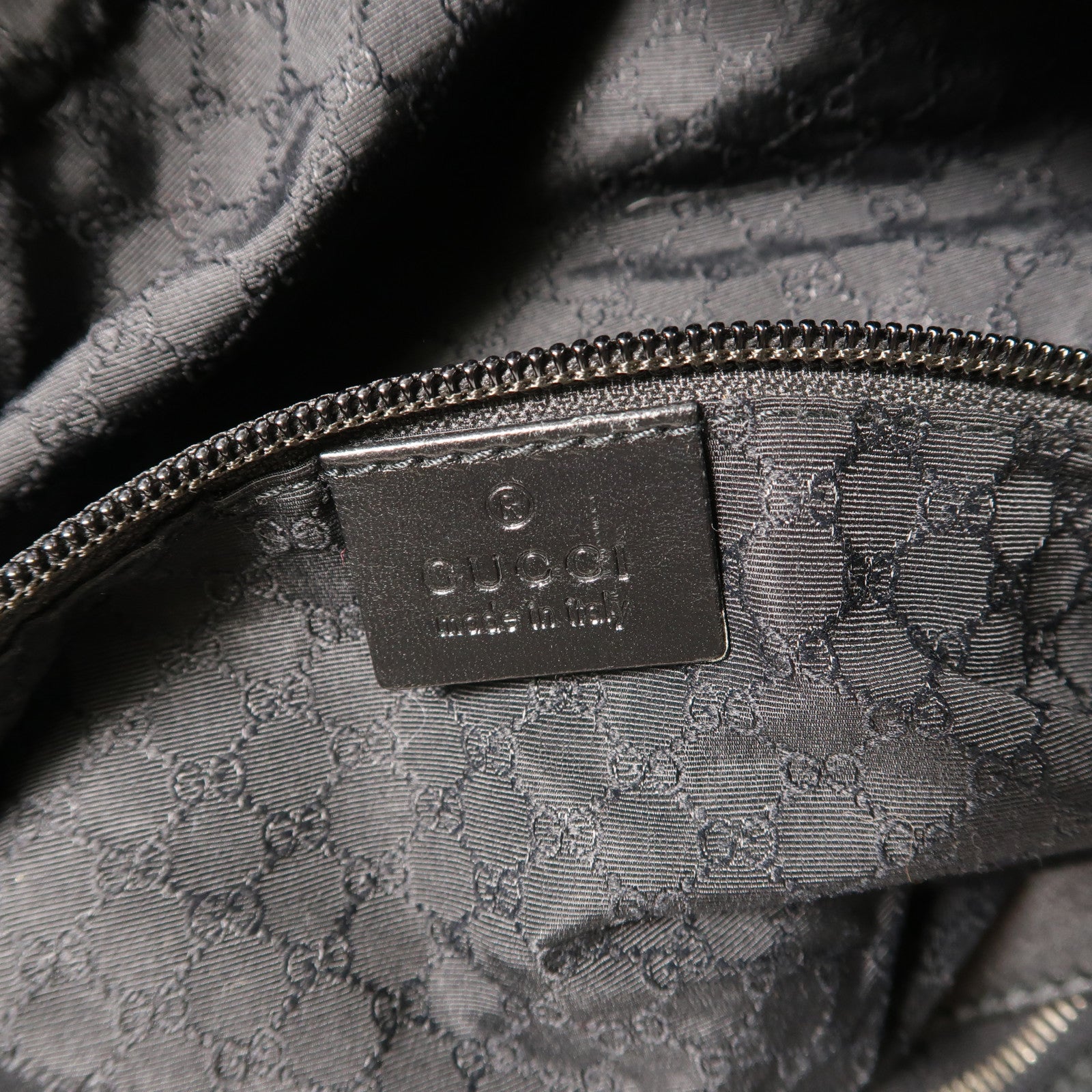 GUCCI 尼龍Shoulder Bag銀扣肩背袋黑色
