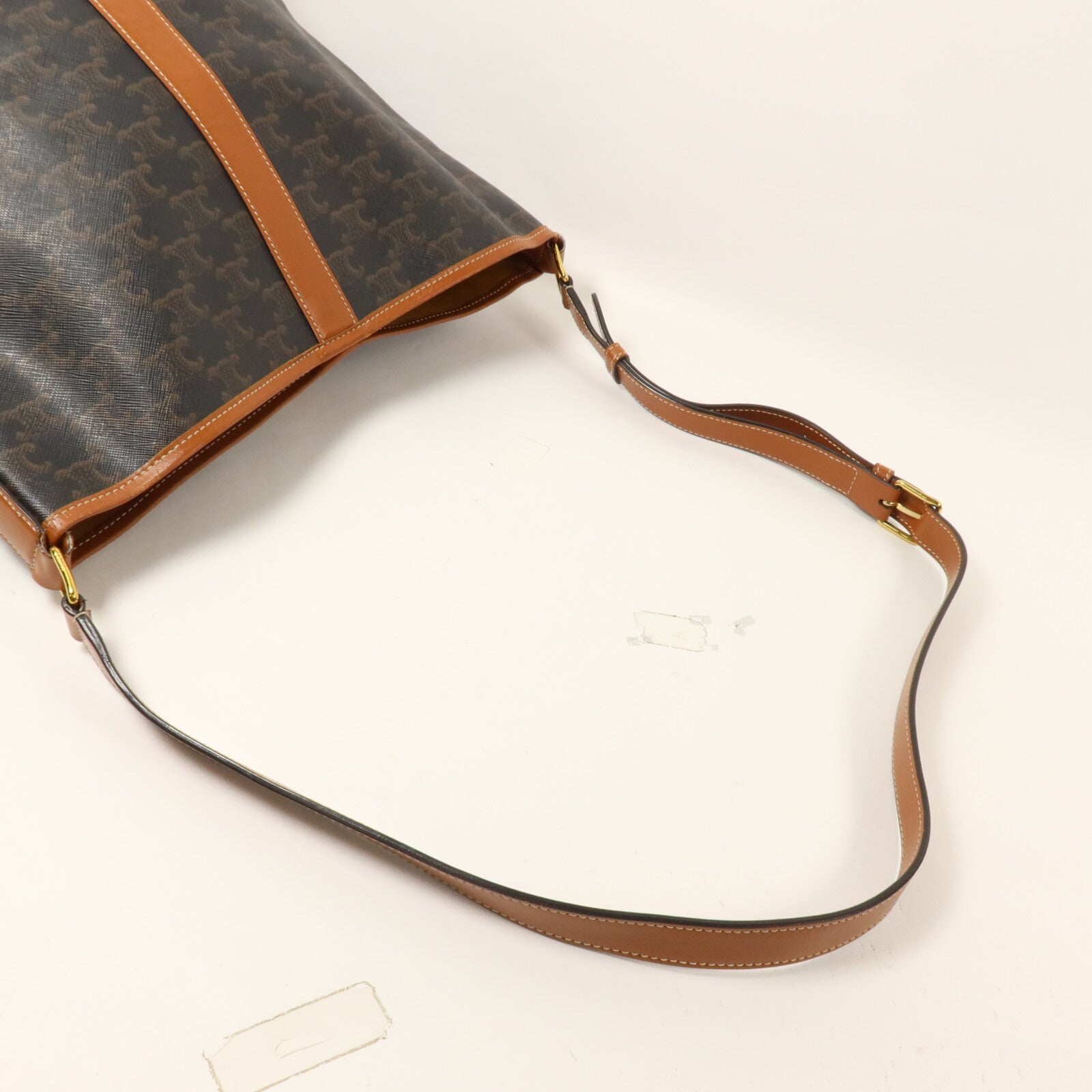 CELINE 塗層帆布Triomphe Bucket Medium肩背袋