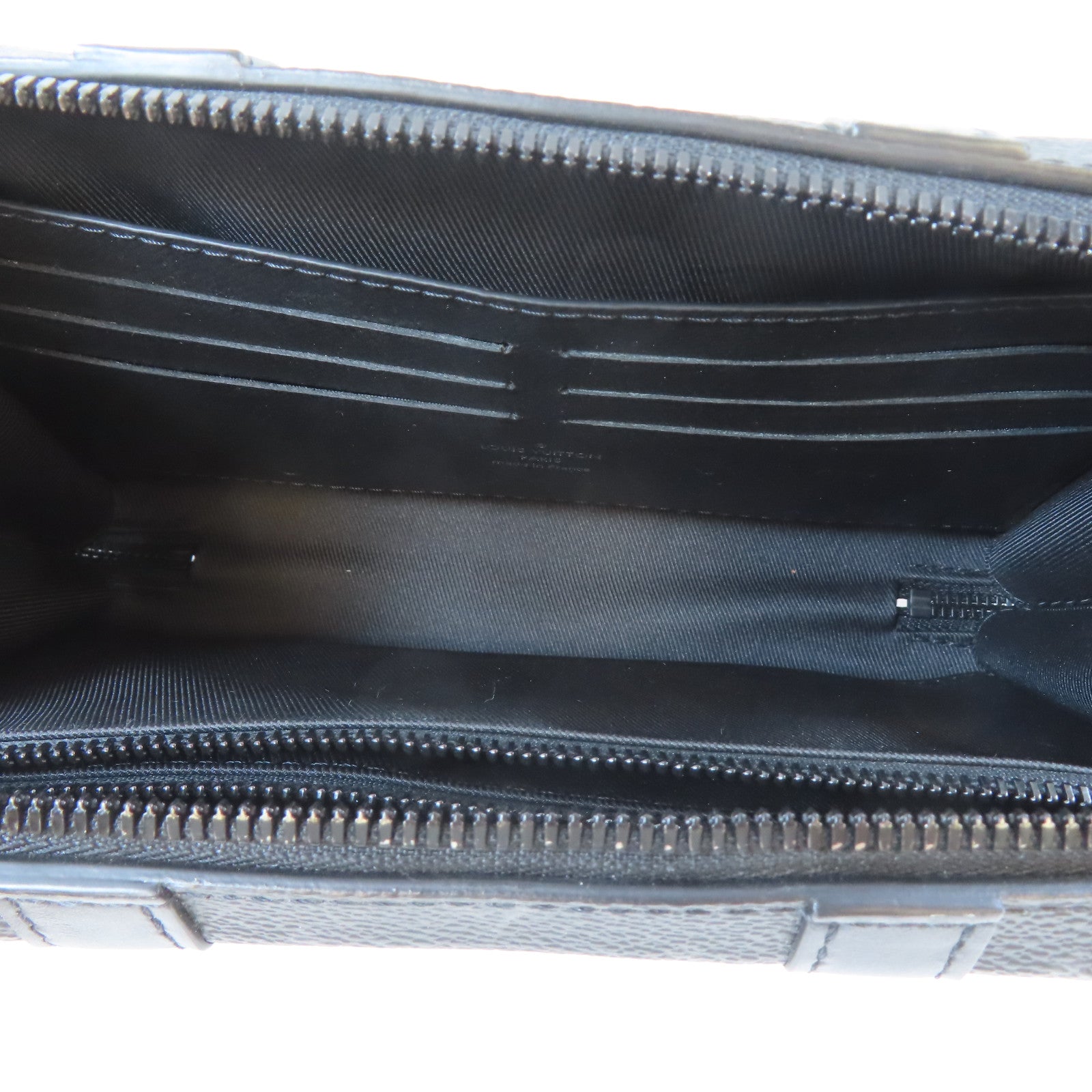 LOUIS VUITTON Monogram Eclipse Soft Trunk Wallet肩背袋黑色