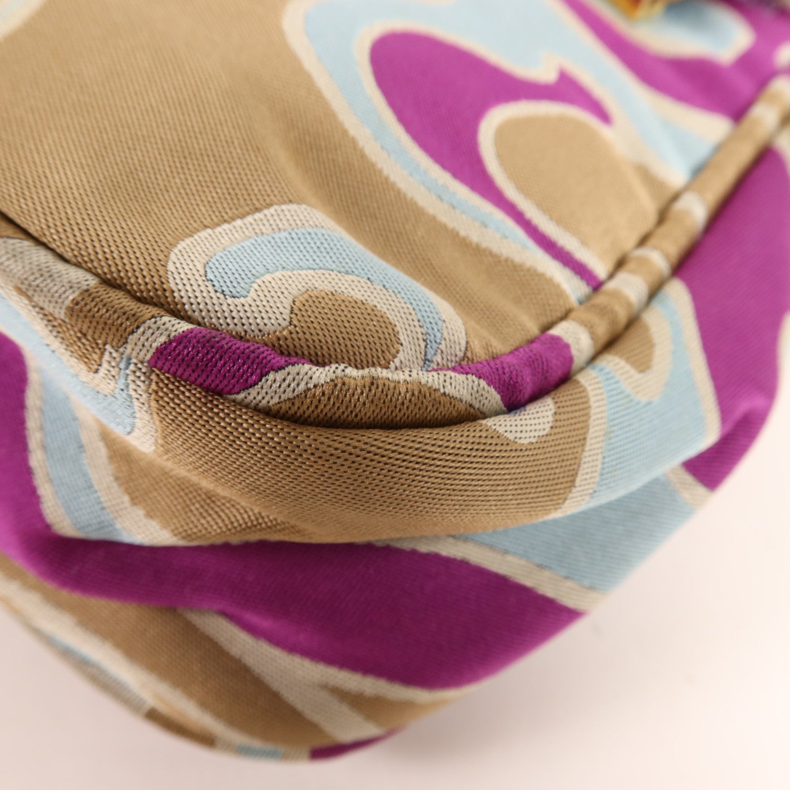 FENDI 帆布Vintage Baguette金扣肩背袋