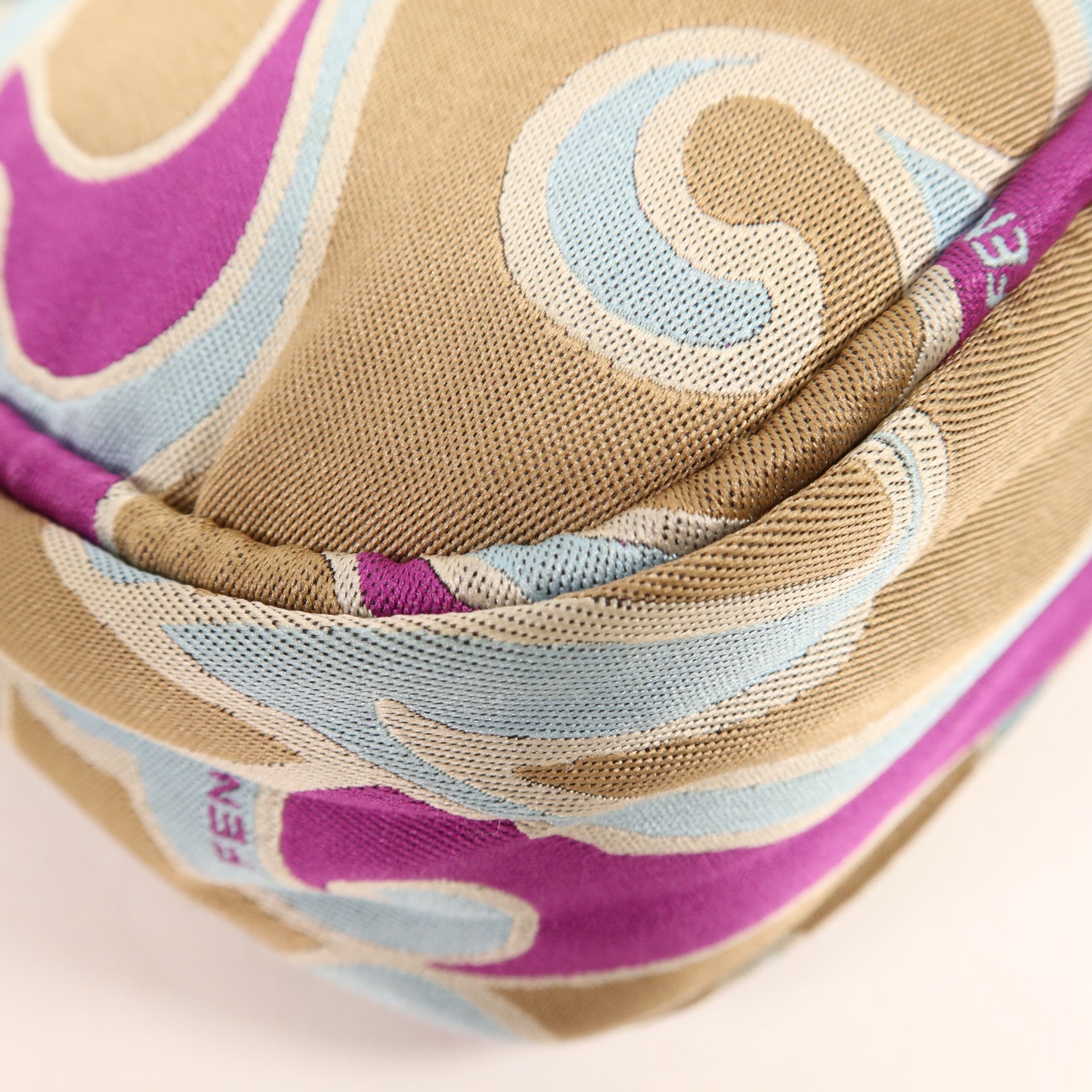 FENDI 帆布Vintage Baguette金扣肩背袋