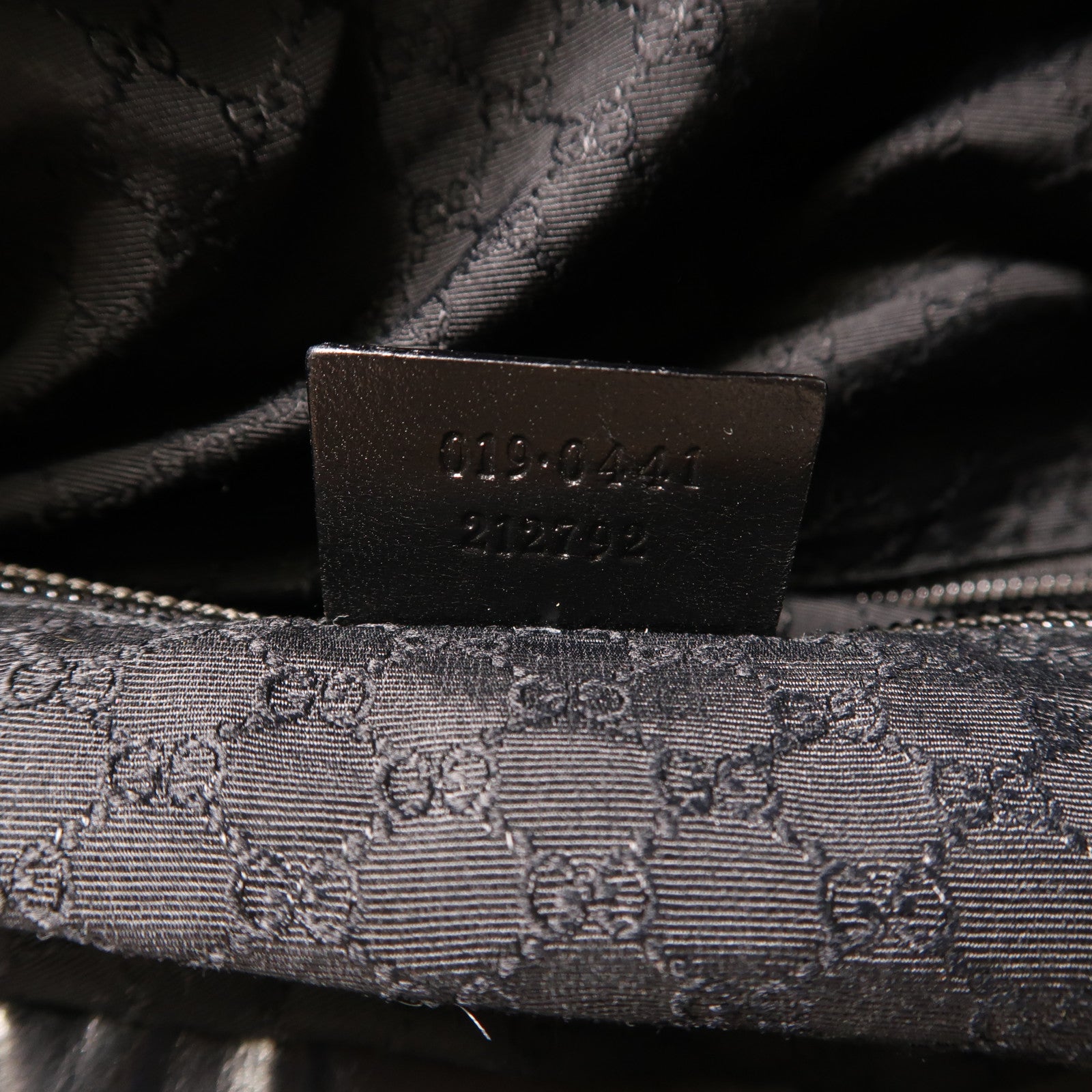 GUCCI 尼龍Shoulder Bag銀扣肩背袋黑色