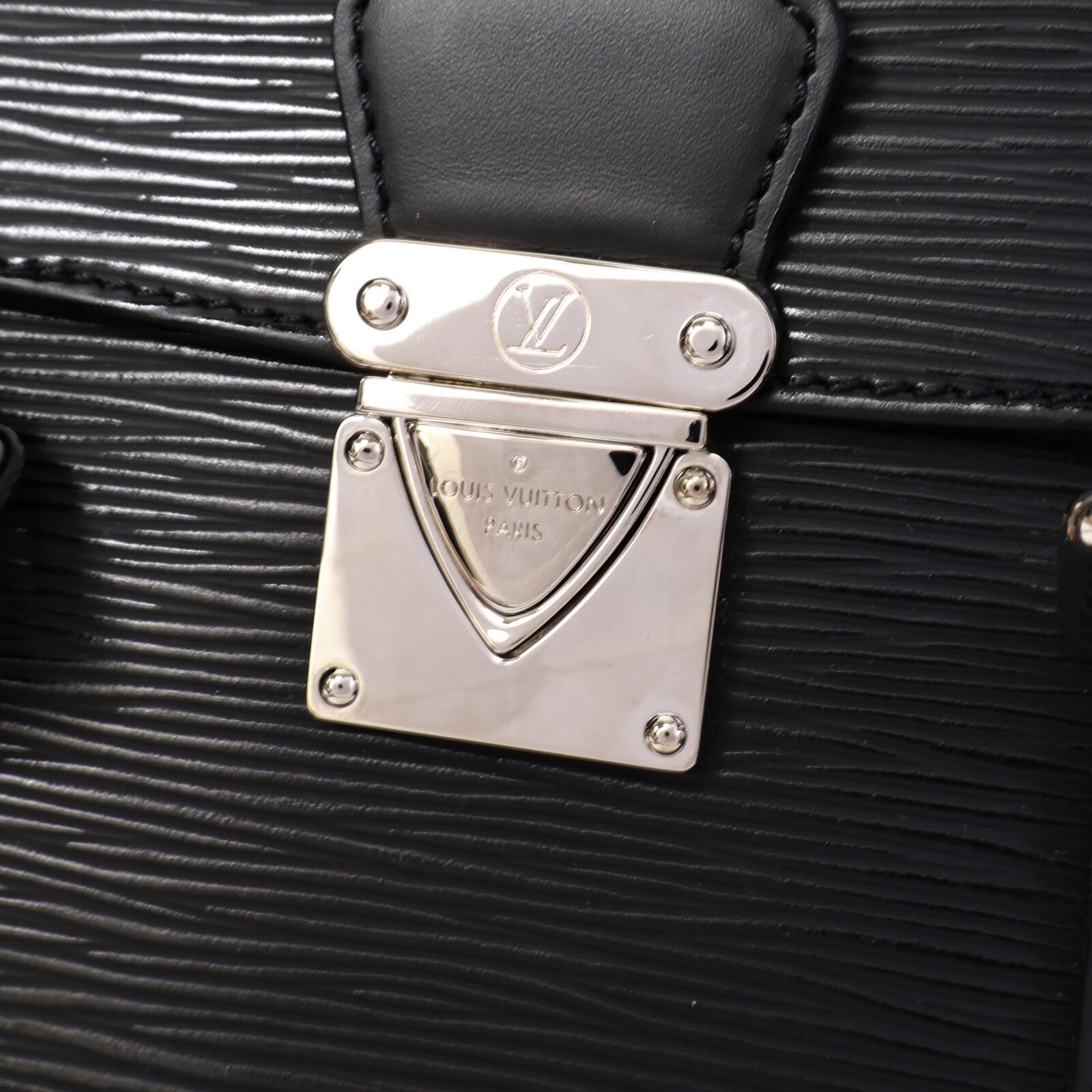 LOUIS VUITTON Epi Segur PM銀扣手挽袋