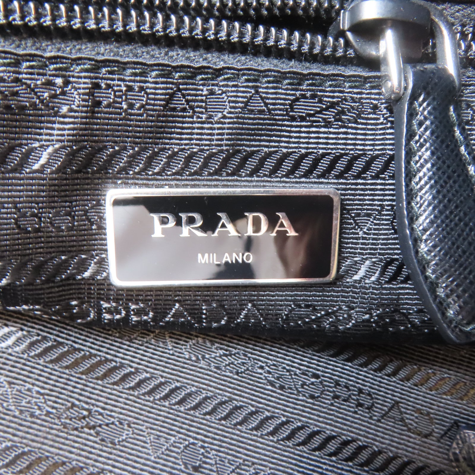 PRADA 尼龍Tote Bag銀扣手挽袋黑色