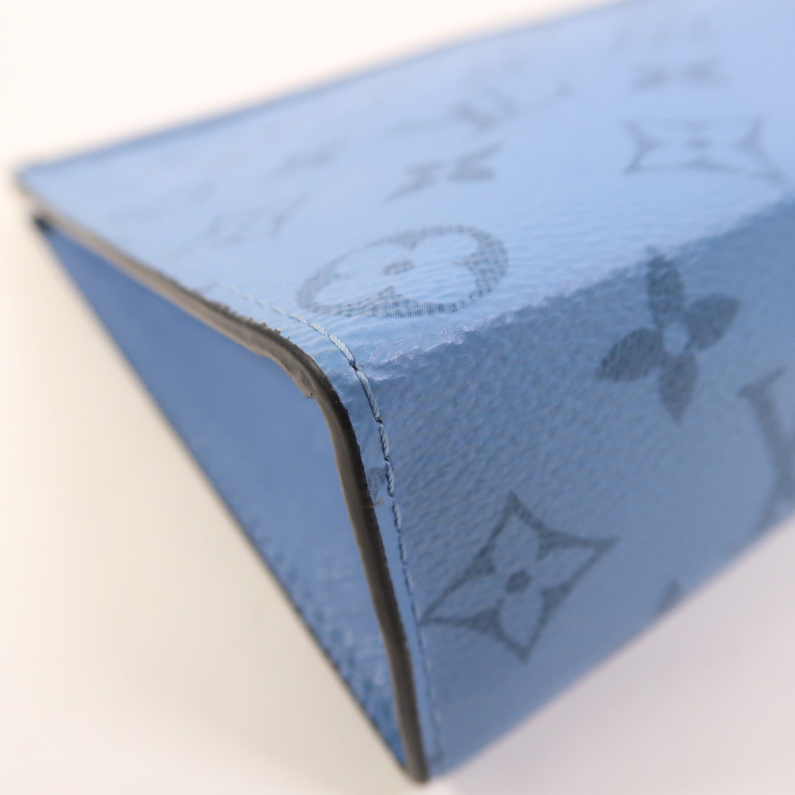 LOUIS VUITTON Taigarama Pochette Voyage MM銀扣手拿包
