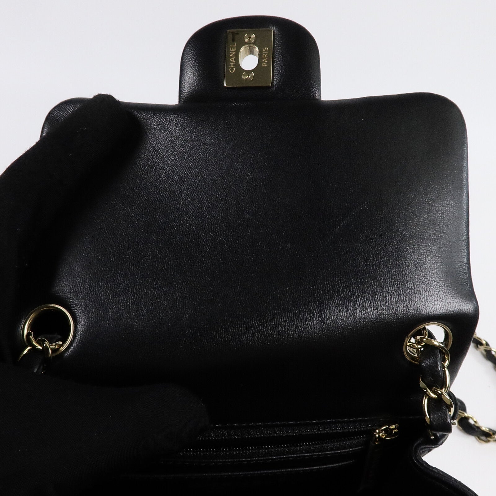 CHANEL 牛皮皮革Mini Classic 17鏈帶肩背袋