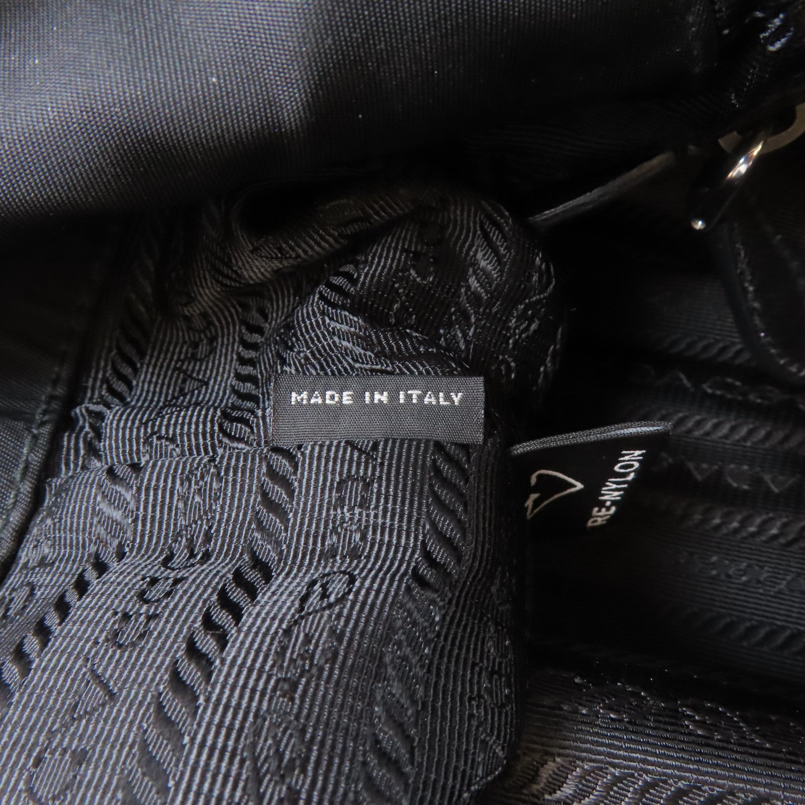 PRADA 尼龍Tote Bag銀扣手挽袋黑色