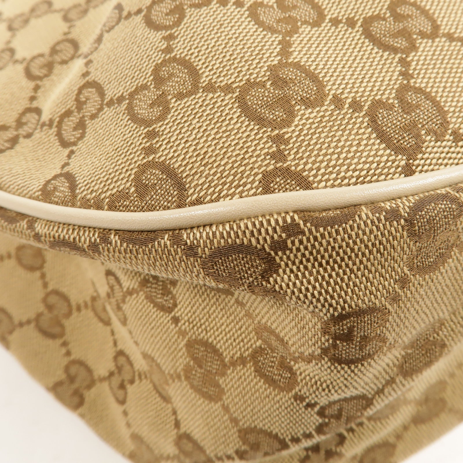 GUCCI 帆布Sukey GG肩背袋