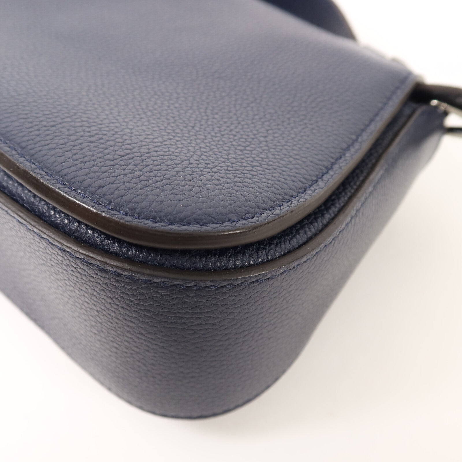 LOUIS VUITTON 牛皮皮革Vivienne NM銀扣手挽肩背兩用袋