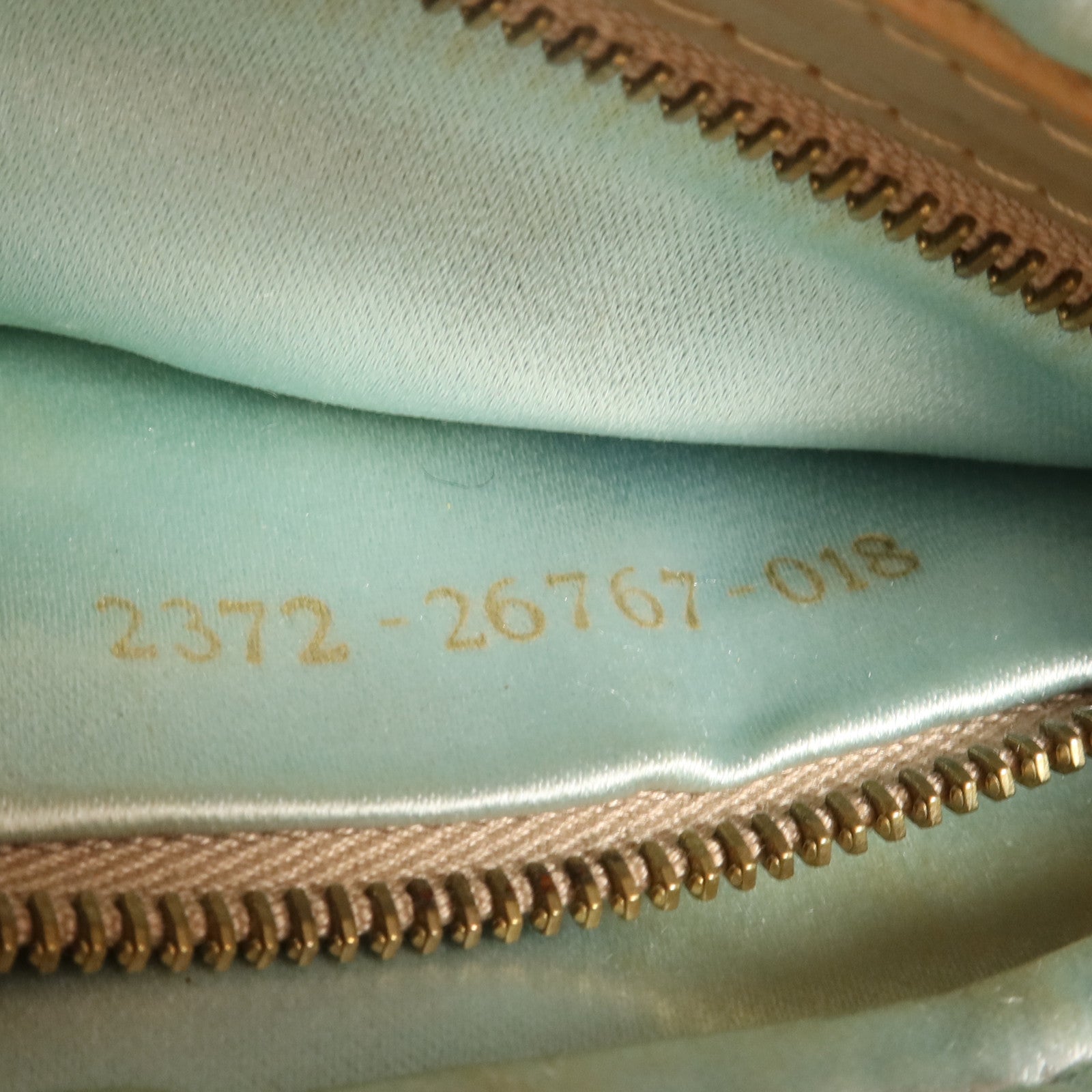 FENDI 帆布Vintage Baguette金扣肩背袋