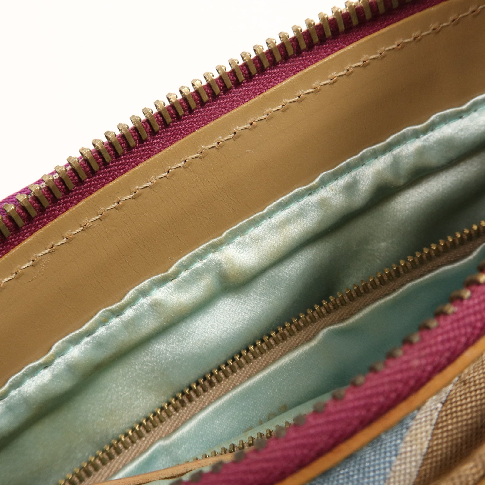 FENDI 帆布Vintage Baguette金扣肩背袋