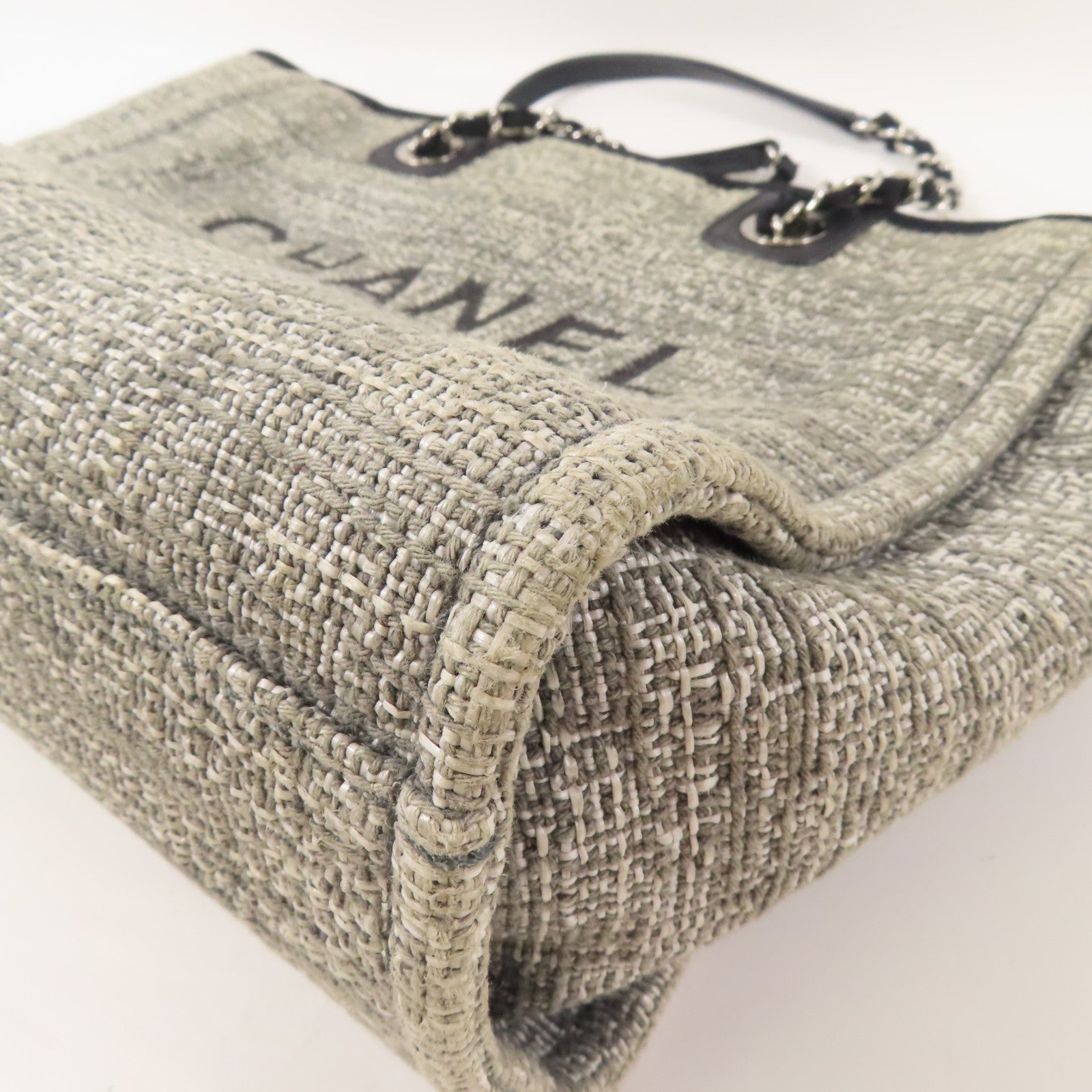 CHANEL 帆布Deauville Tote Bag銀扣肩背袋