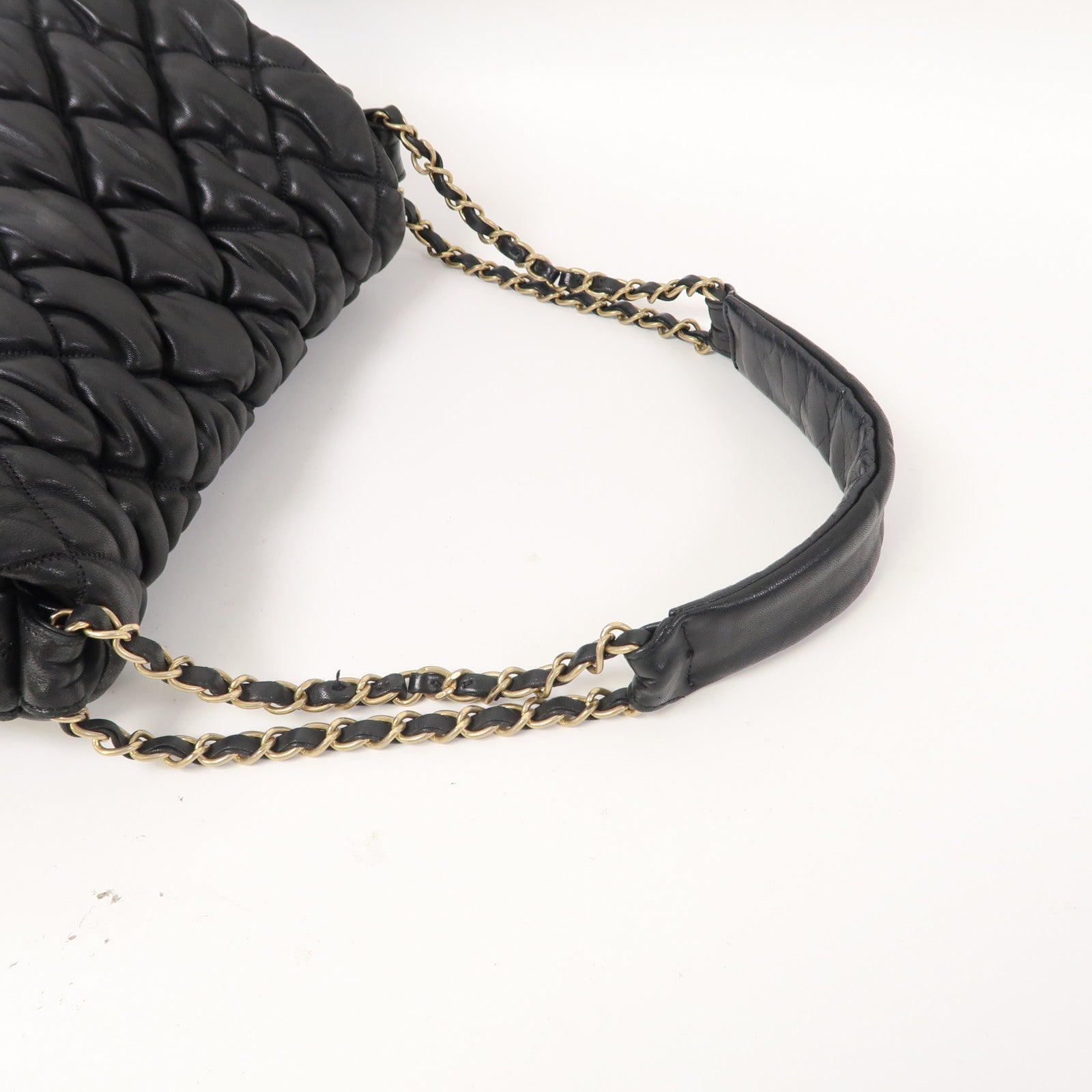 CHANEL 菱格牛皮皮革Chain Shoulder金扣鏈帶肩背袋黑色
