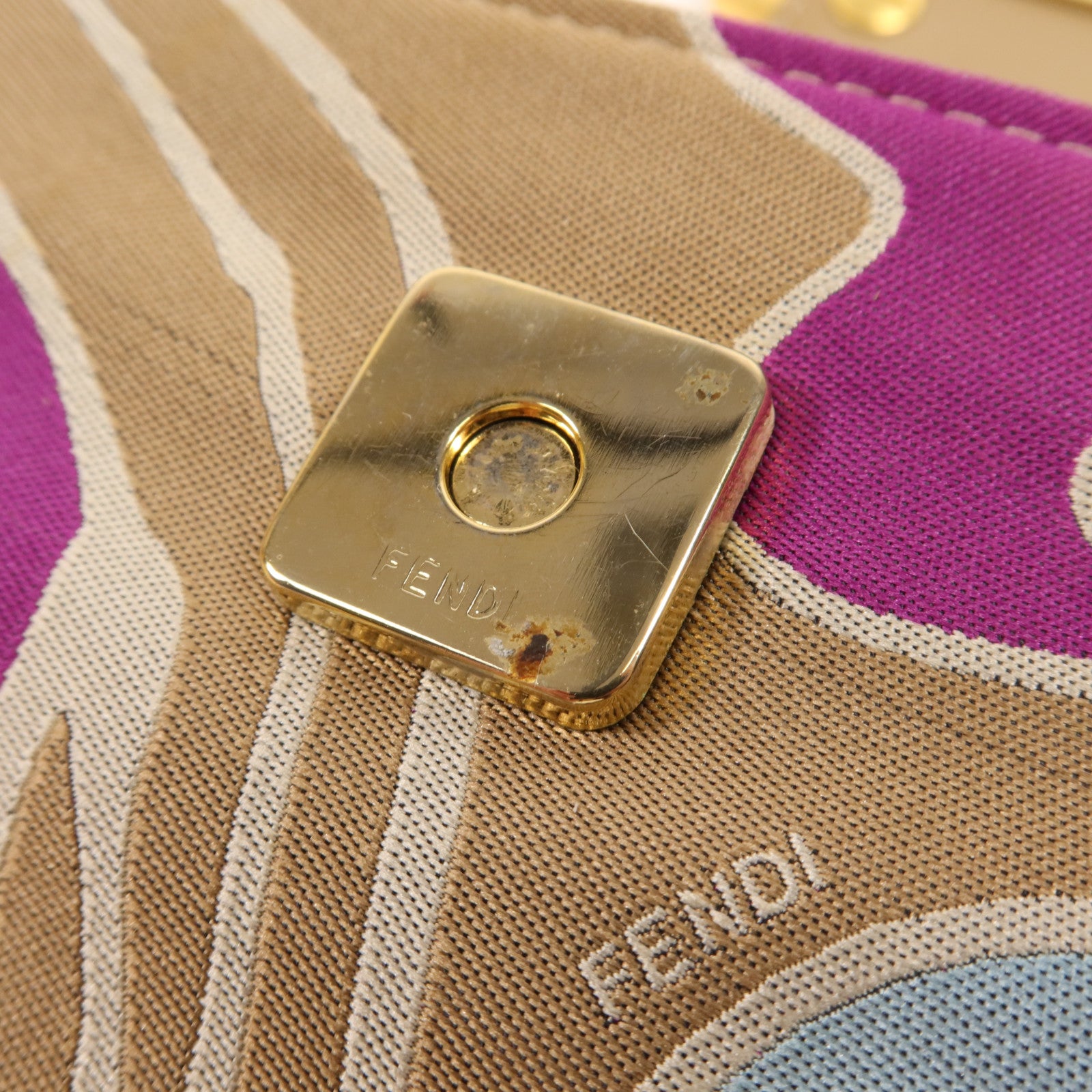 FENDI 帆布Vintage Baguette金扣肩背袋