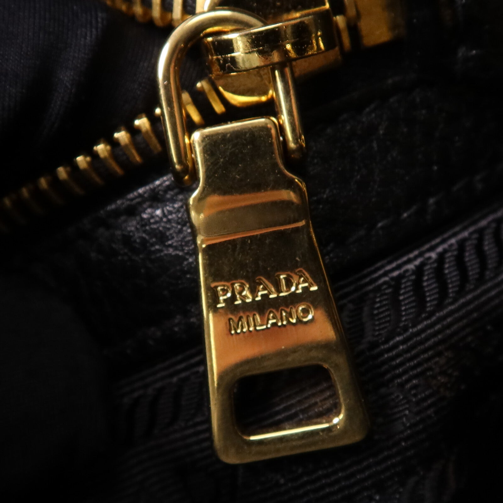 PRADA 牛皮皮革2 Way Shoulder Bag金扣手挽肩背兩用袋