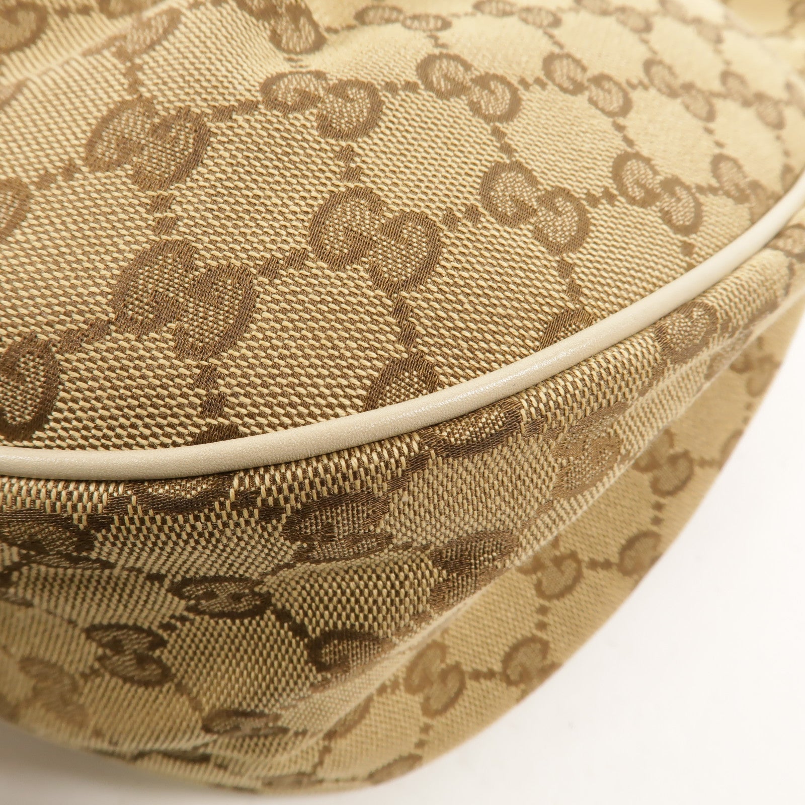 GUCCI 帆布Sukey GG肩背袋
