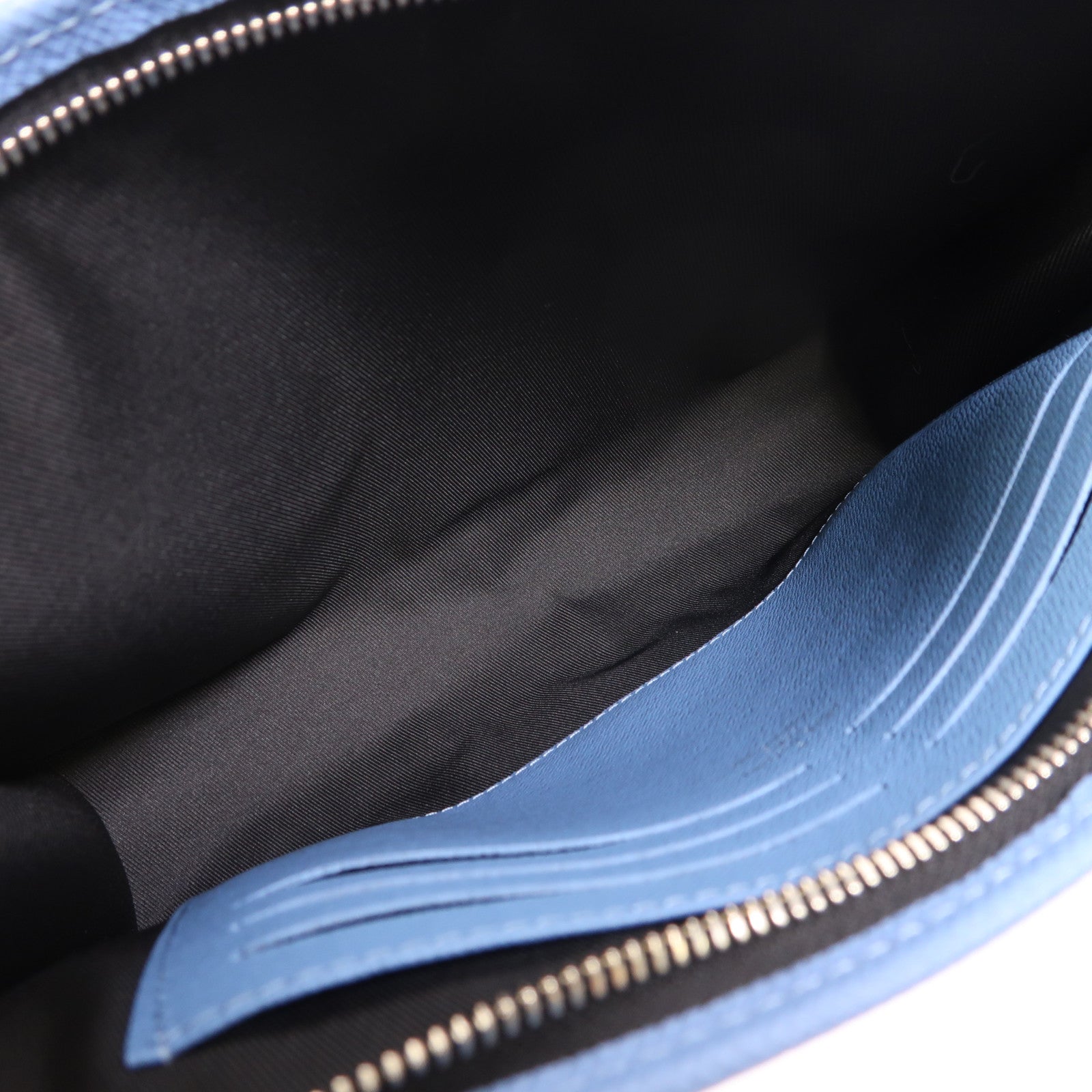 LOUIS VUITTON Taigarama Pochette Voyage MM銀扣手拿包