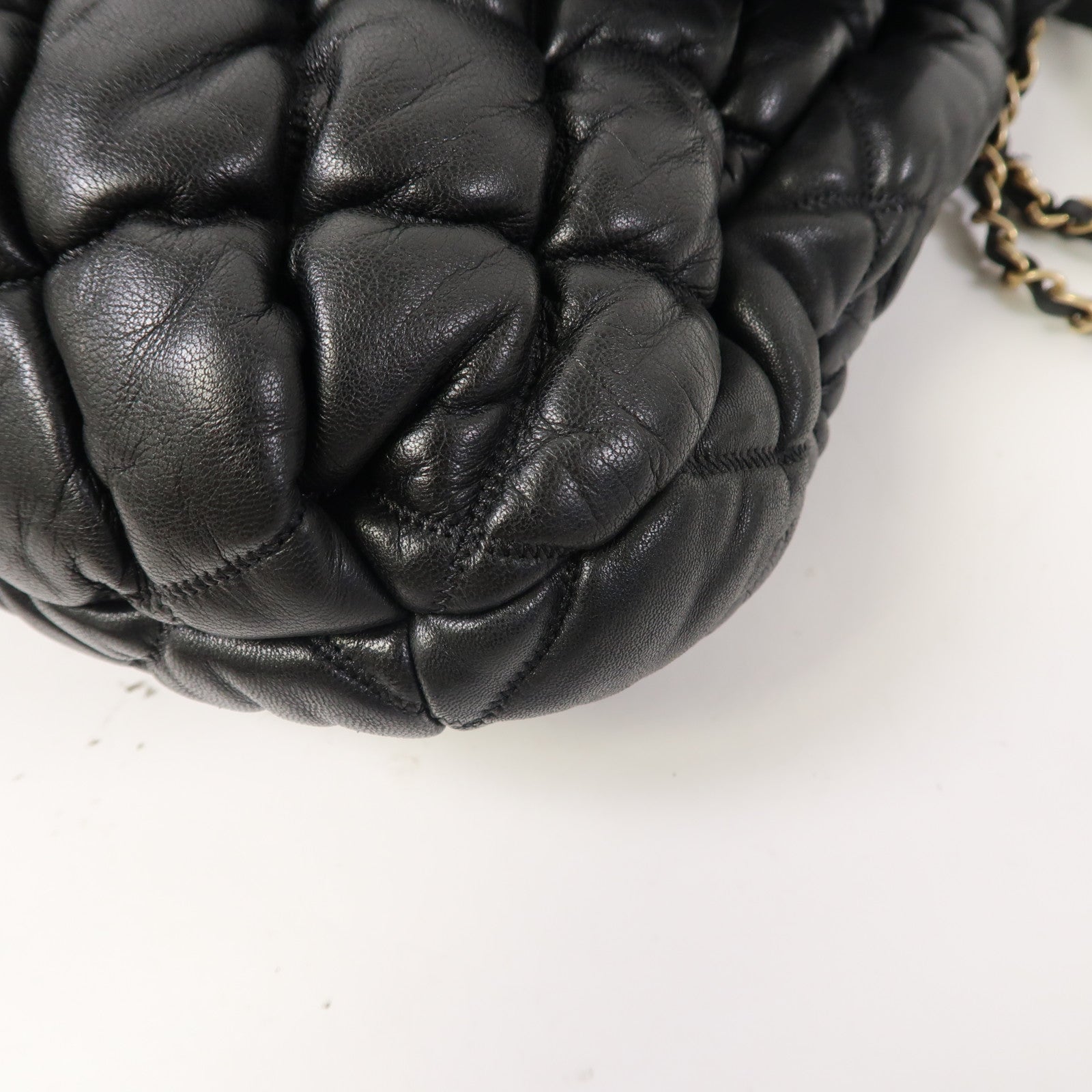 CHANEL 菱格牛皮皮革Chain Shoulder金扣鏈帶肩背袋黑色