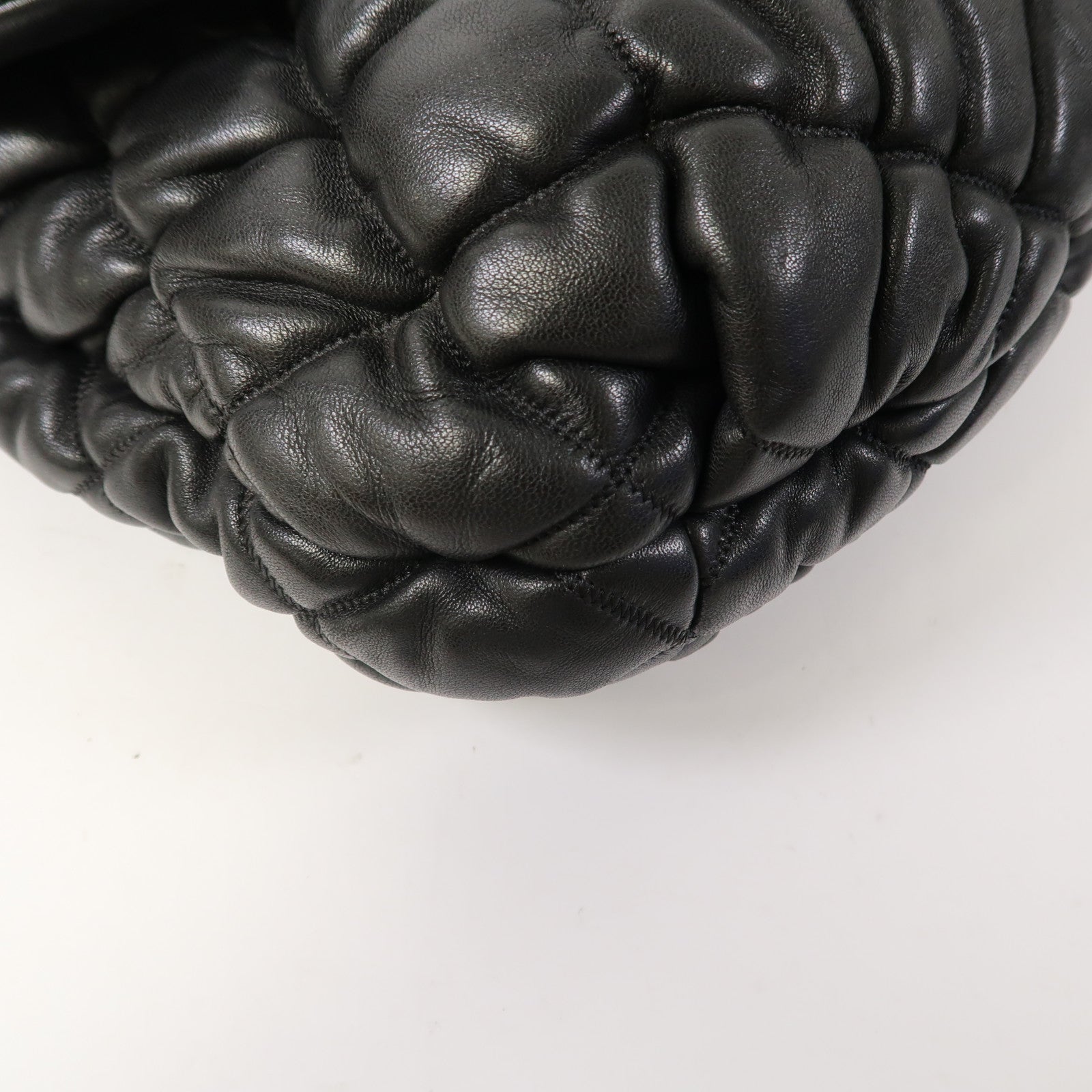 CHANEL 菱格牛皮皮革Chain Shoulder金扣鏈帶肩背袋黑色