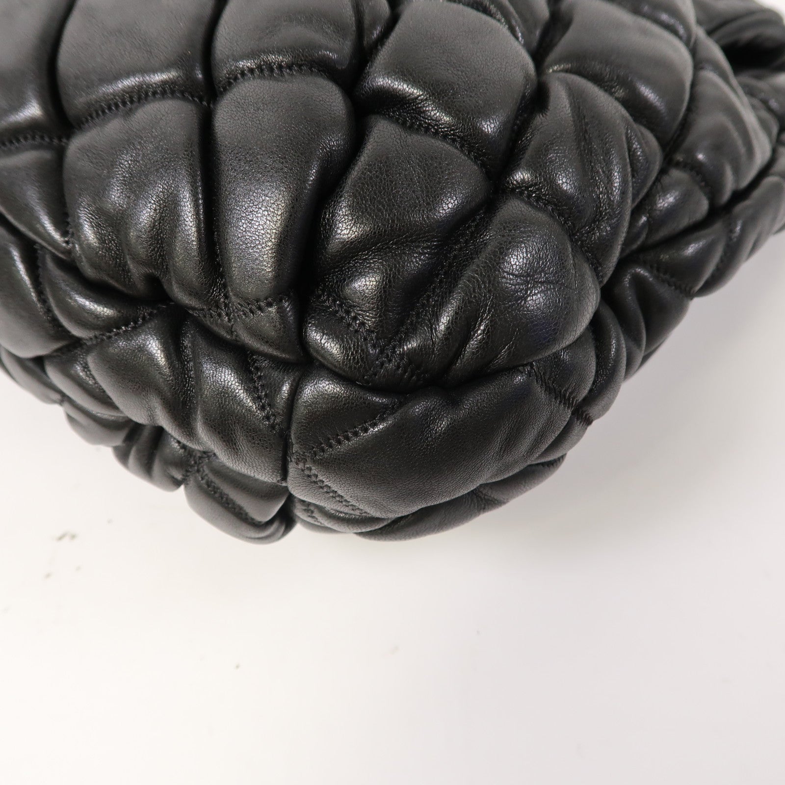 CHANEL 菱格牛皮皮革Chain Shoulder金扣鏈帶肩背袋黑色