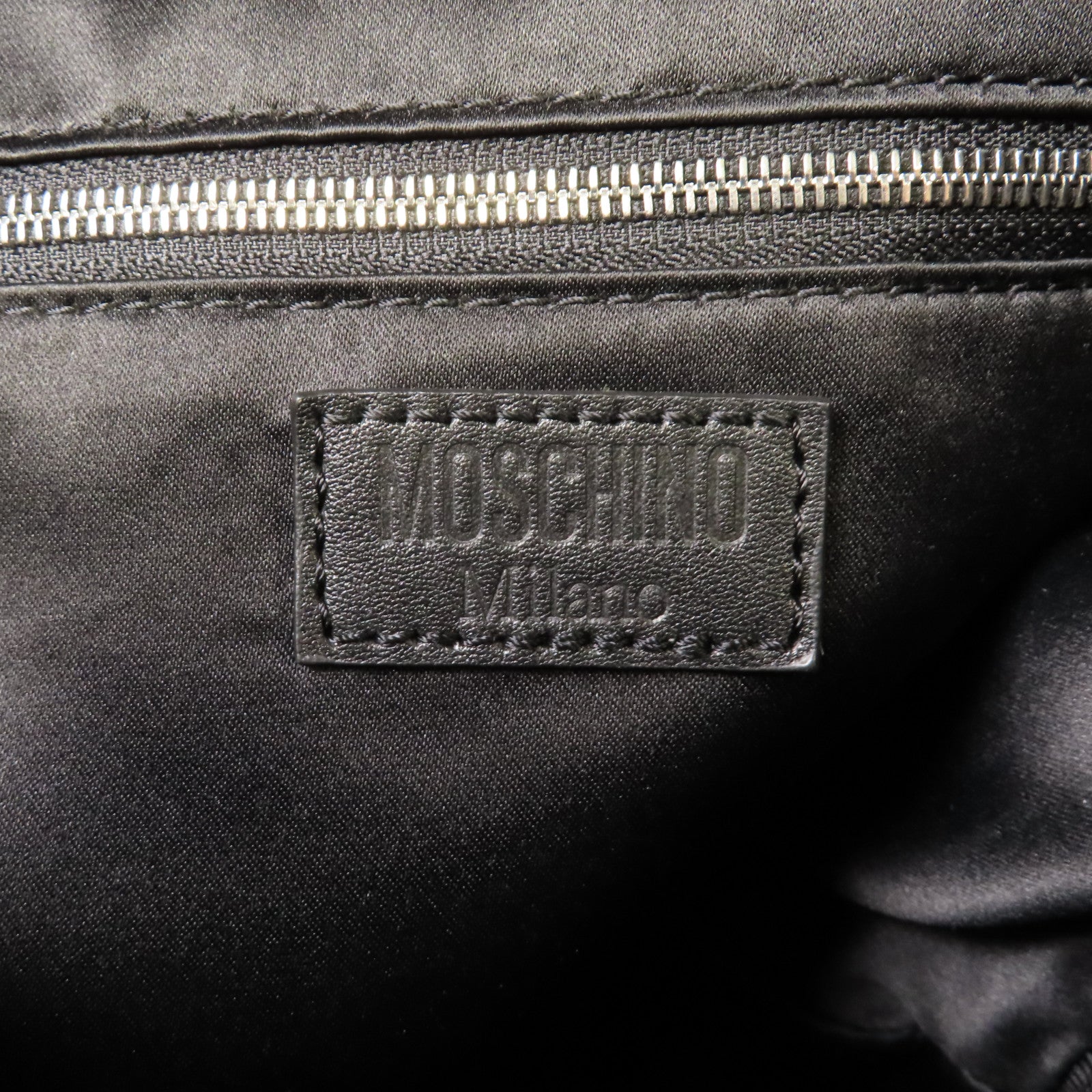 MOSCHINO 菱格帆布Backpack銀扣背包黑色