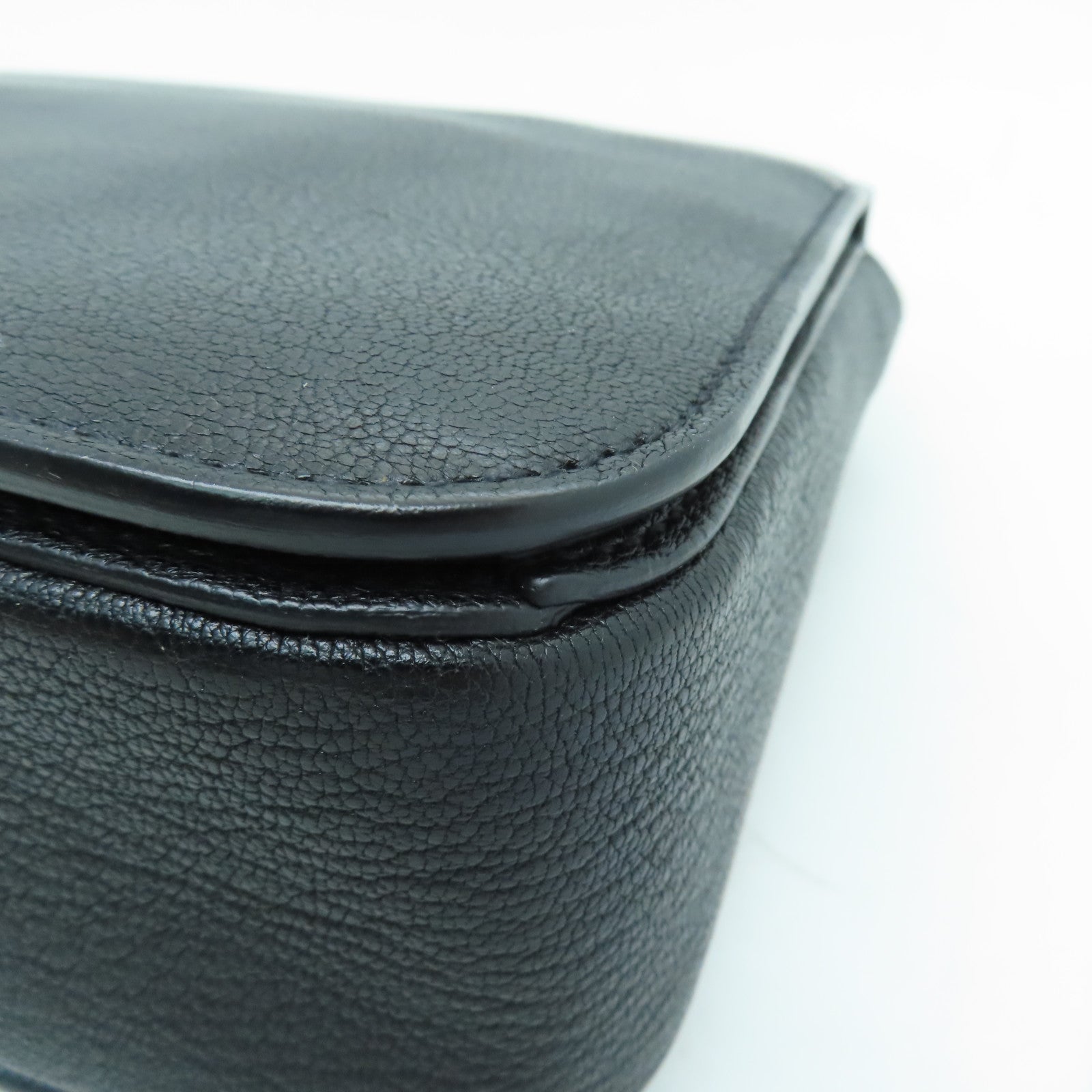 Miu Miu 牛皮皮革2 Way Bag金扣手挽肩背兩用袋黑色