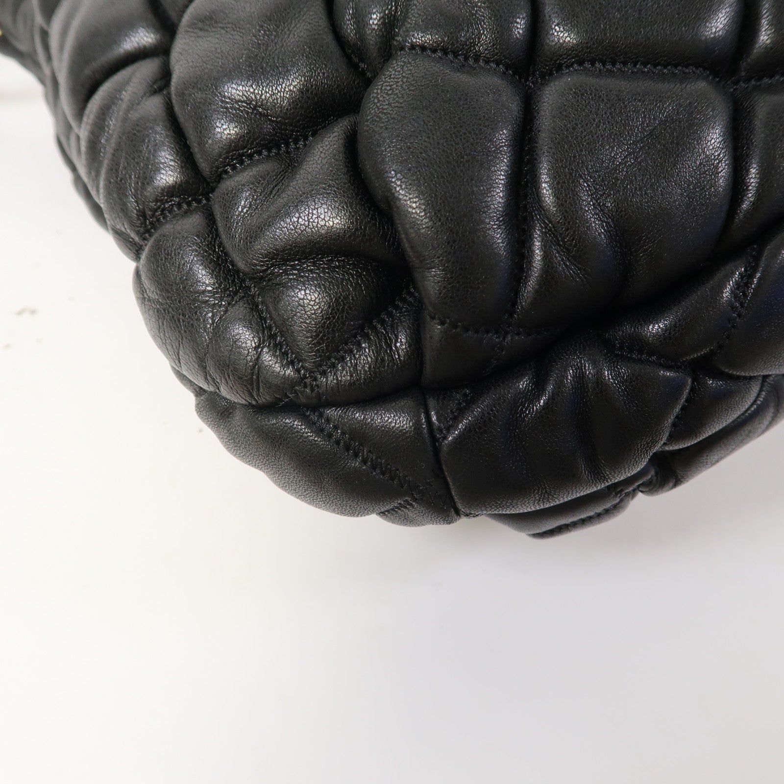 CHANEL 菱格牛皮皮革Chain Shoulder金扣鏈帶肩背袋黑色