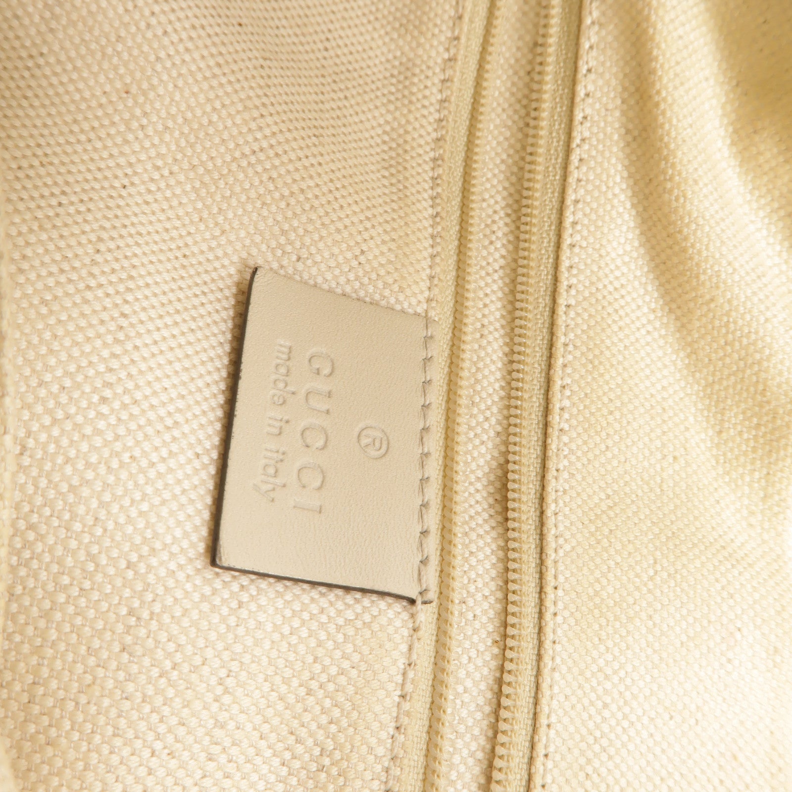 GUCCI 帆布Sukey GG肩背袋