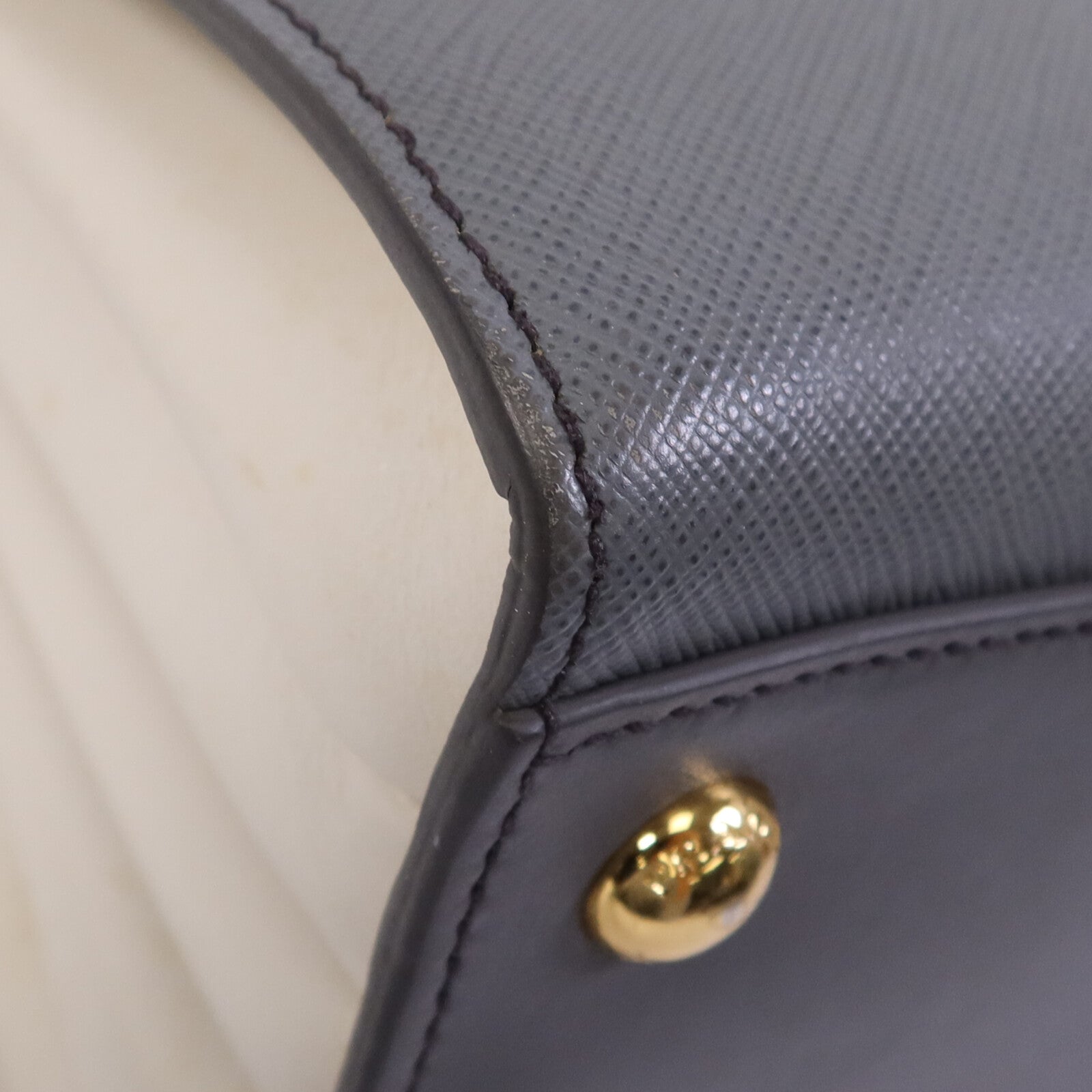 PRADA Saffiano皮革Hand Bag金扣手挽袋