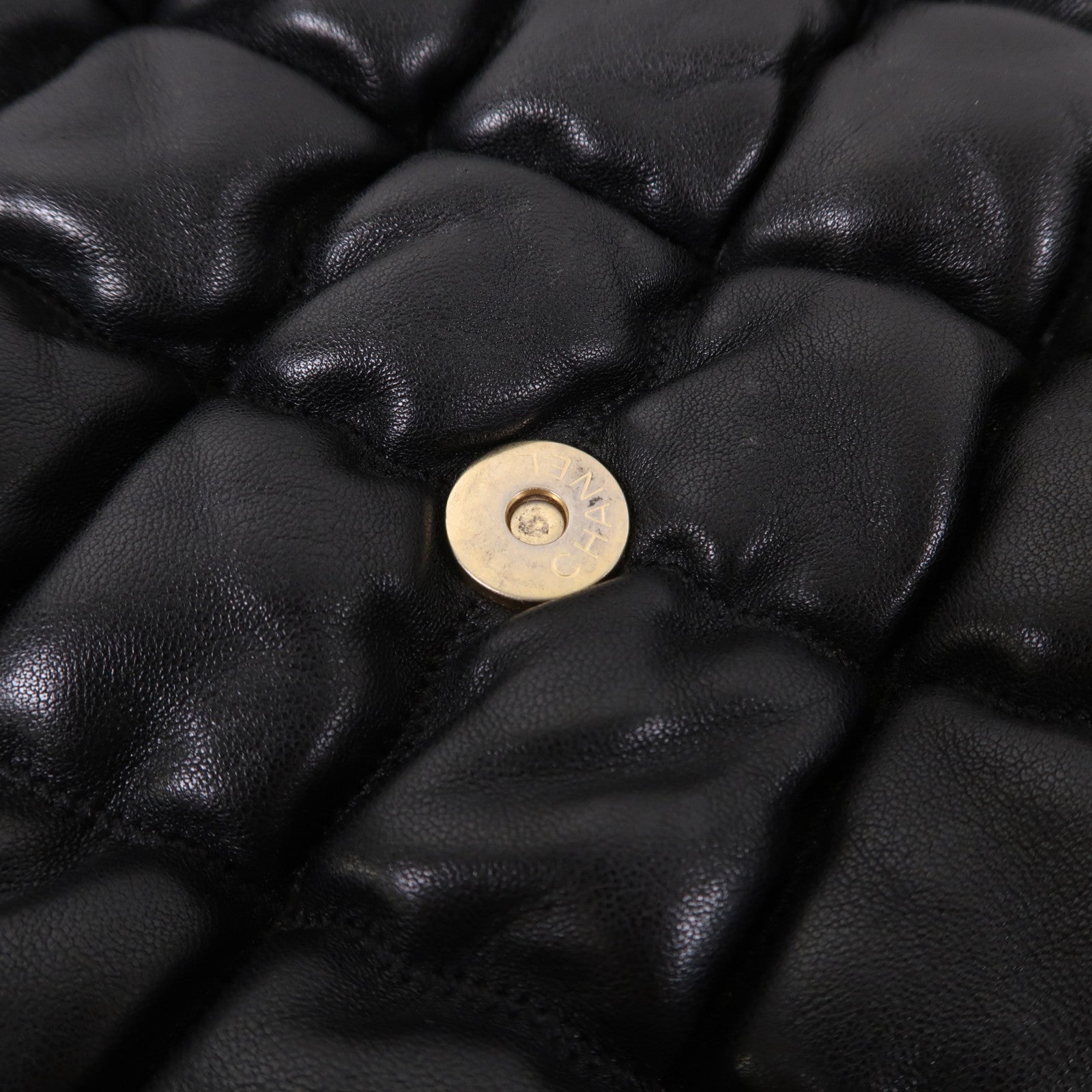 CHANEL 菱格牛皮皮革Chain Shoulder金扣鏈帶肩背袋黑色