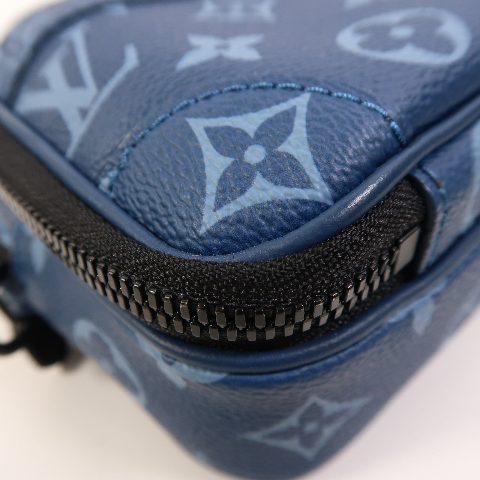 LOUIS VUITTON Monogram Nano Alpha肩背袋