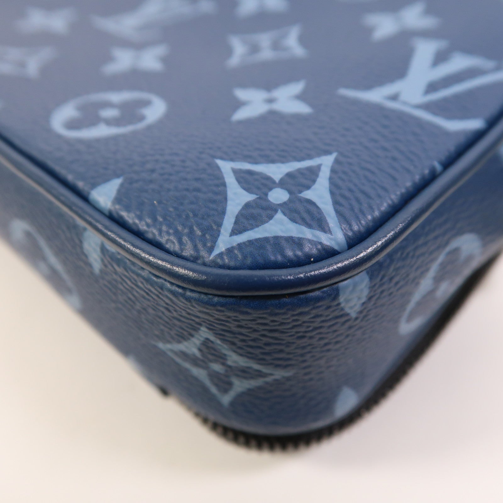 LOUIS VUITTON Monogram Nano Alpha肩背袋